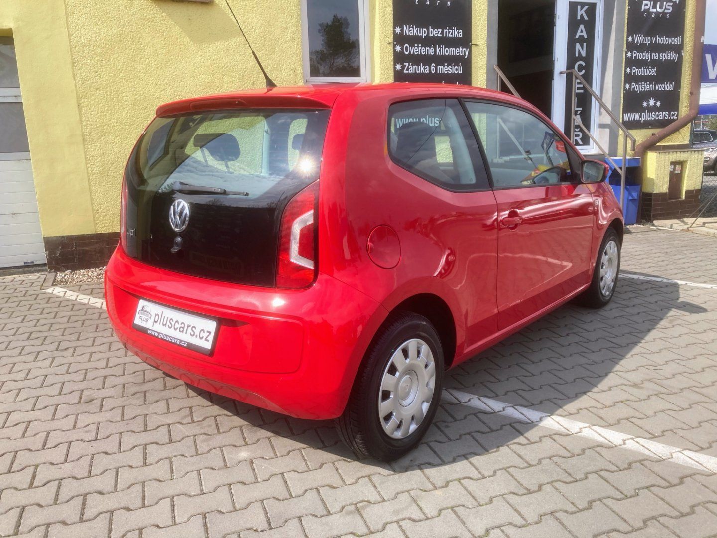 Volkswagen Up!, 1,0 MPi (44kW)*STK DO 4/2028* - fotka 2