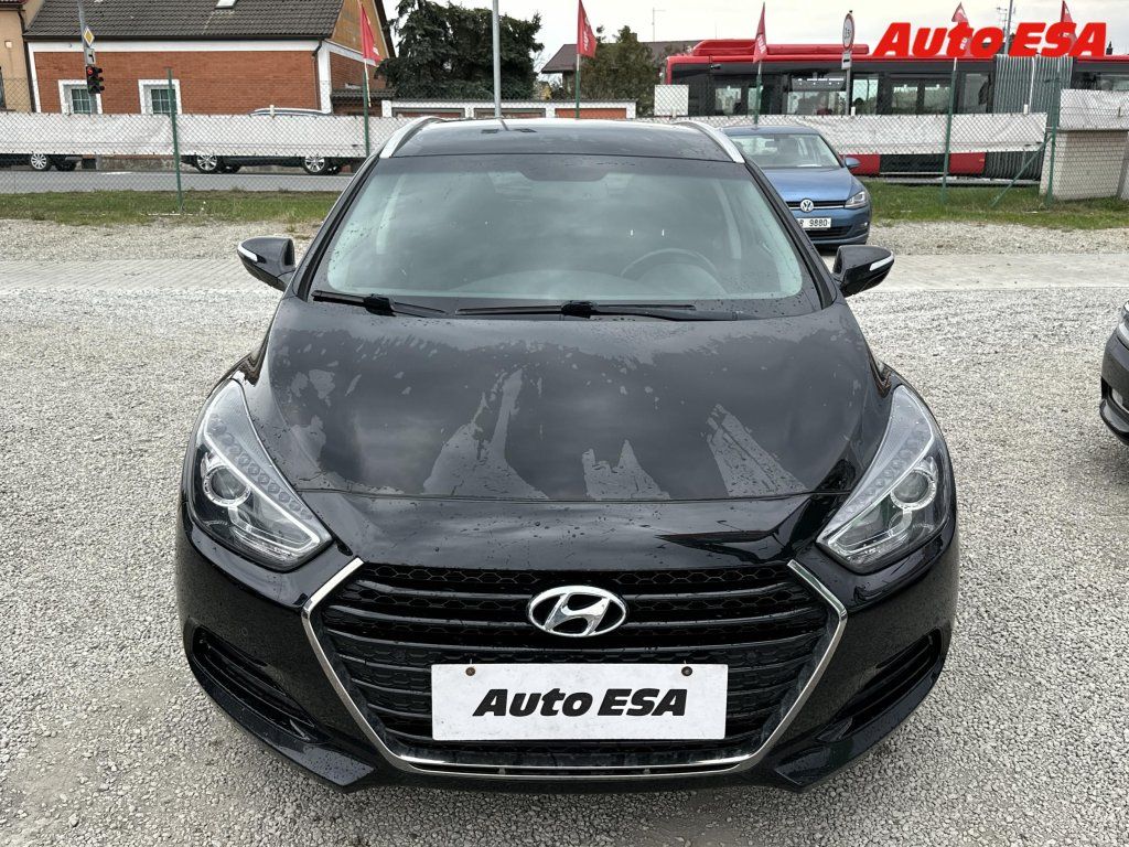 Hyundai i40, 1.7CRDi,2.maj,ČR,Navi,AC - fotka 2