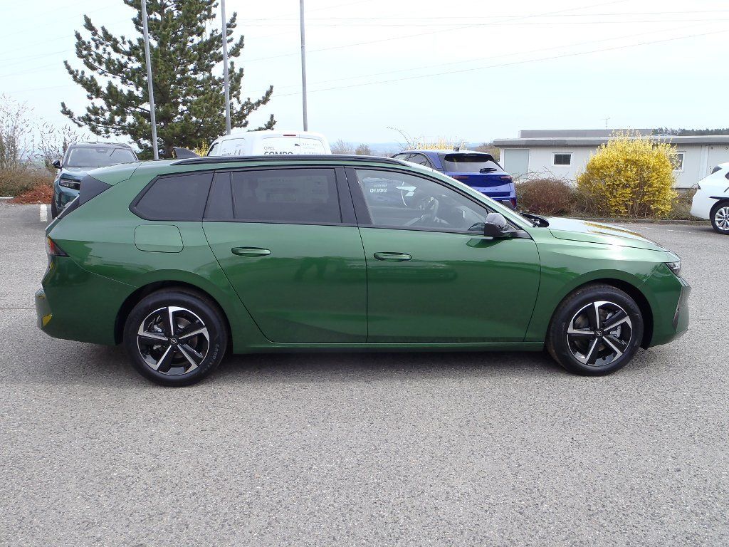 Opel Astra, ST Edition Hybrid 1.2 Turbo - fotka 4