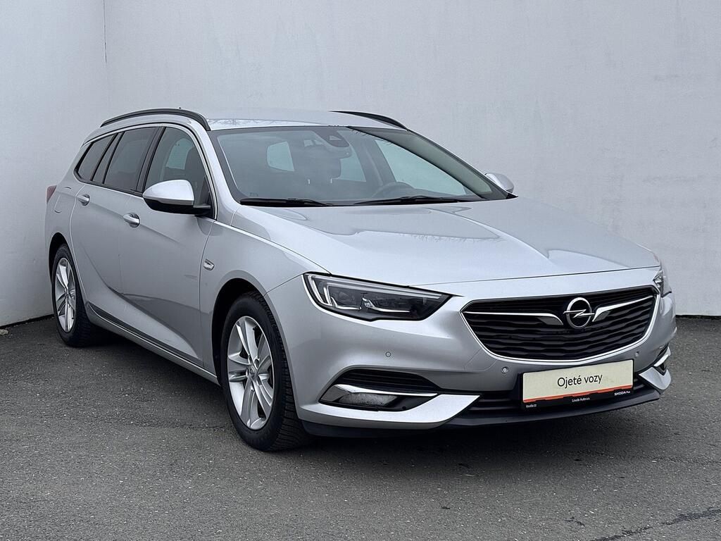 Opel Insignia, Sports Tourer 2.0 125 kW - fotka 5