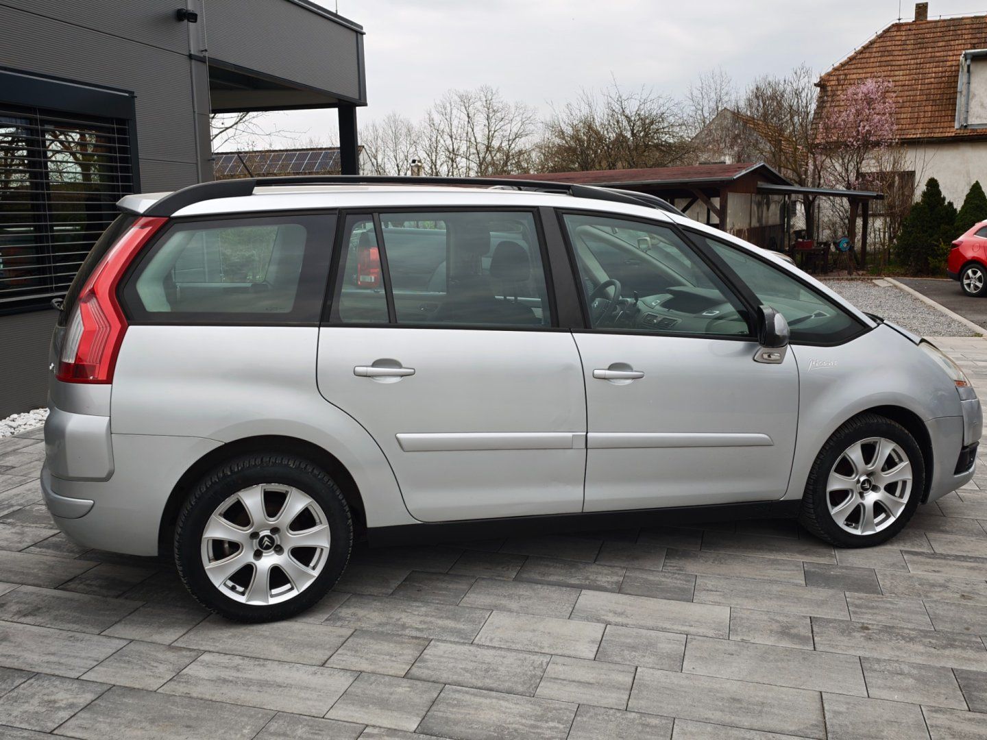 Citroën Grand C4 Picasso, 1,6 TDI 80 KW 7Míst - fotka 4