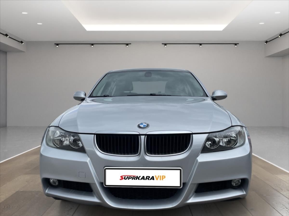 BMW Řada 3, 318d D.Klima*Vyhř.Sedadla*PDC - fotka 2
