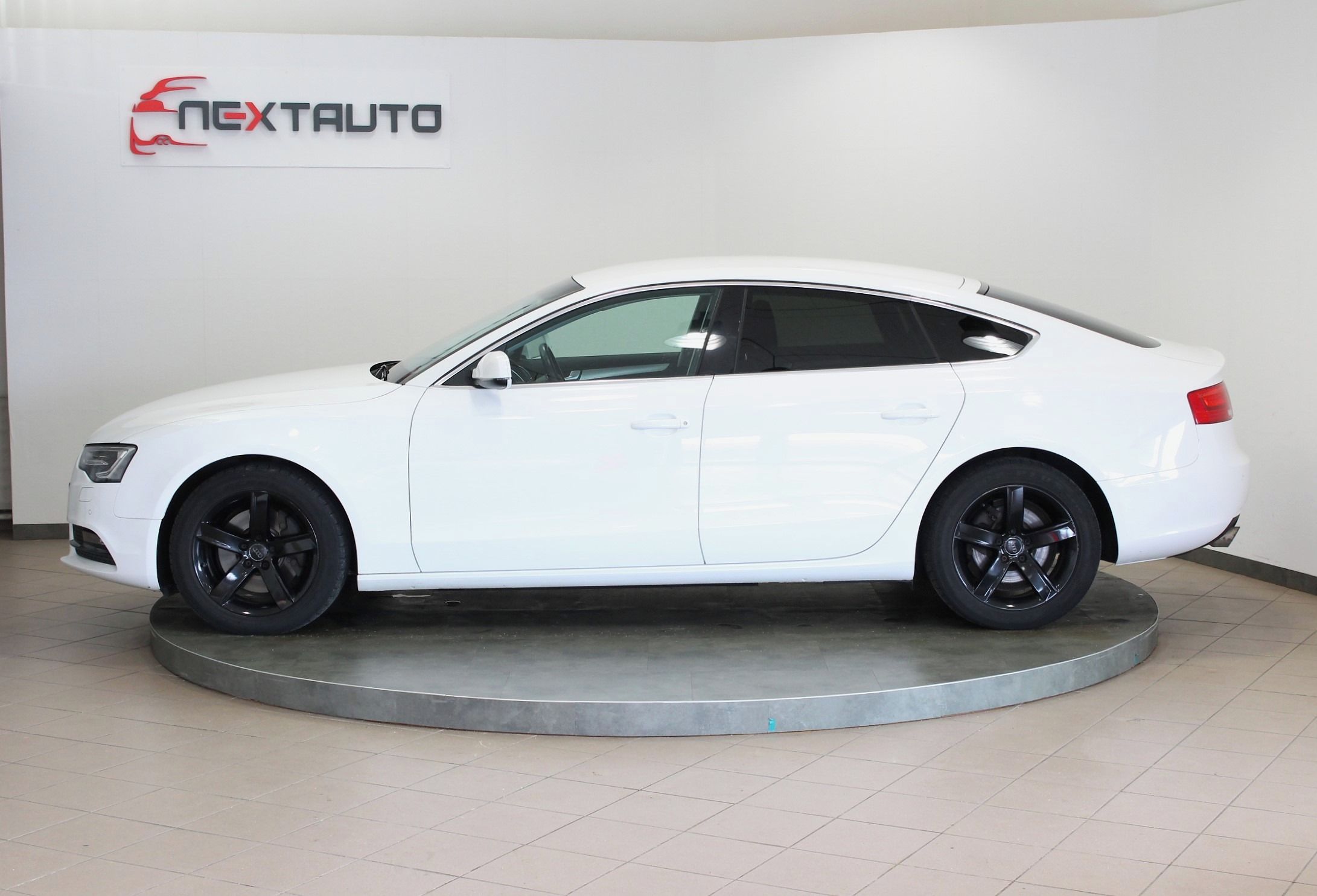 Audi A5, 2.0 TFSI 155kW QUATTRO AUTOMAT - fotka 2