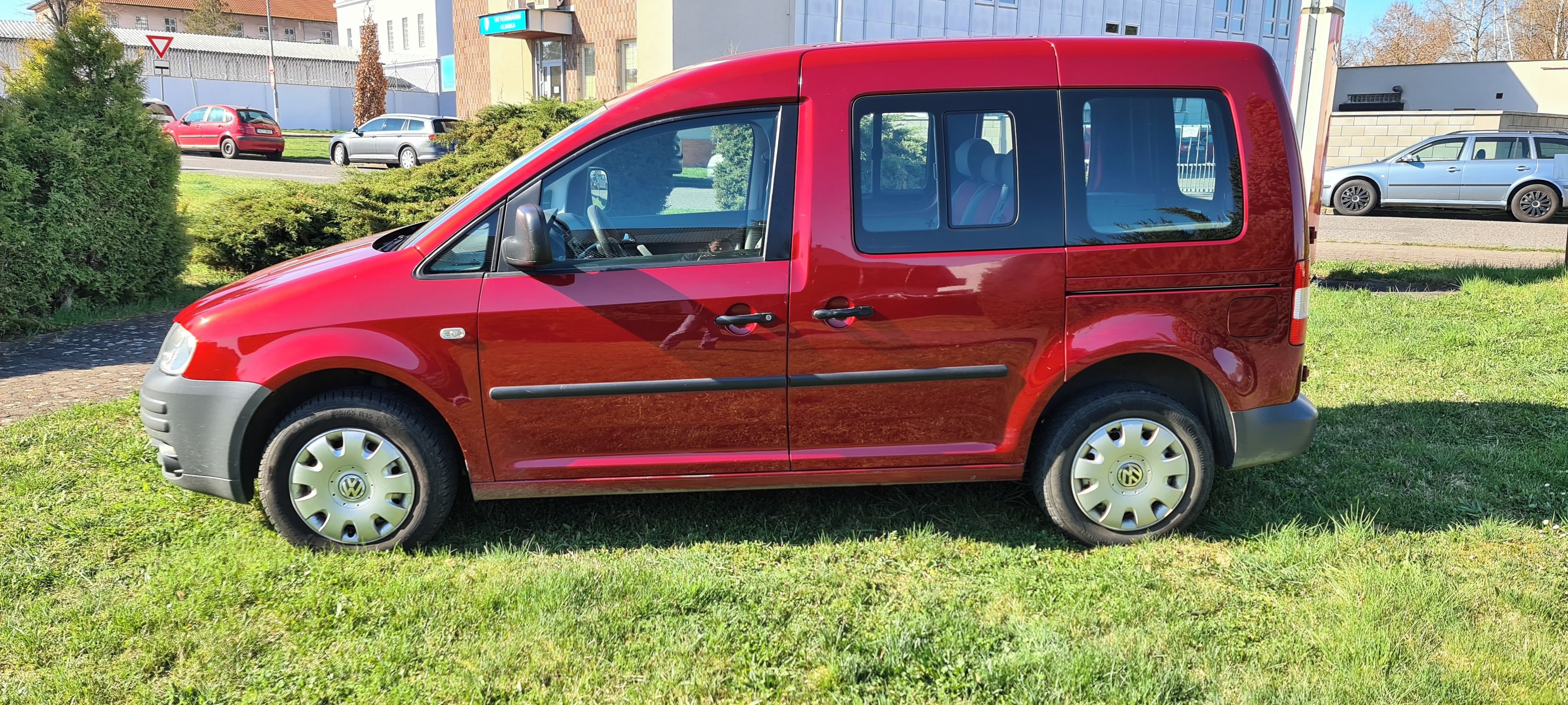 Volkswagen Caddy, VW Caddy 1,9 TDi, Life family - fotka 2