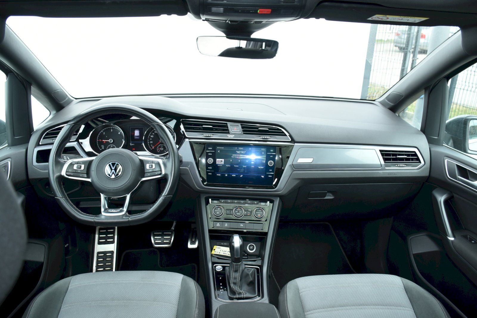 Volkswagen Touran, R-Line 2,0 TDI 110kW 7DSG - fotka 5