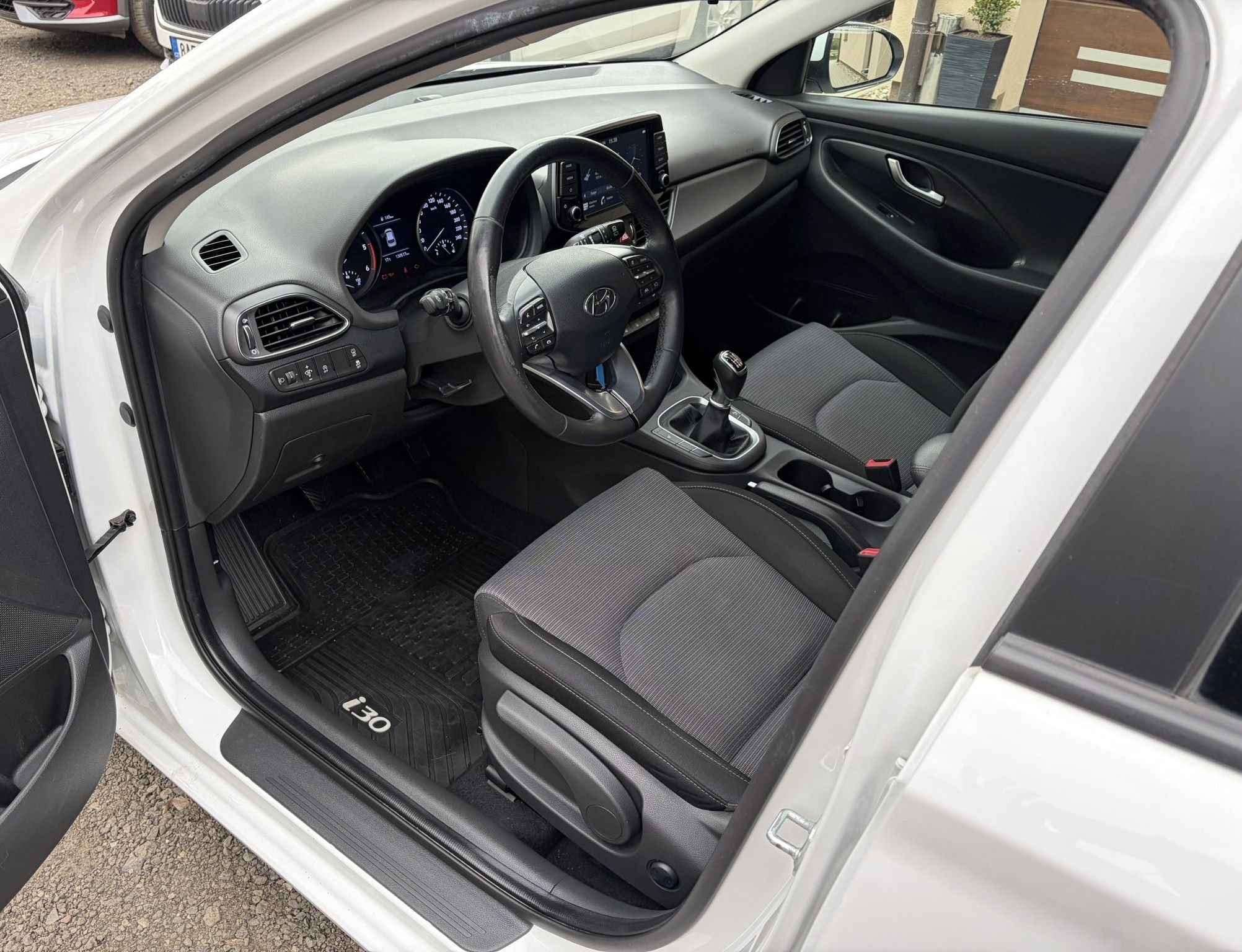 Hyundai i30, 1.6 crdi.1 majitel ČR. 130tkm - fotka 5