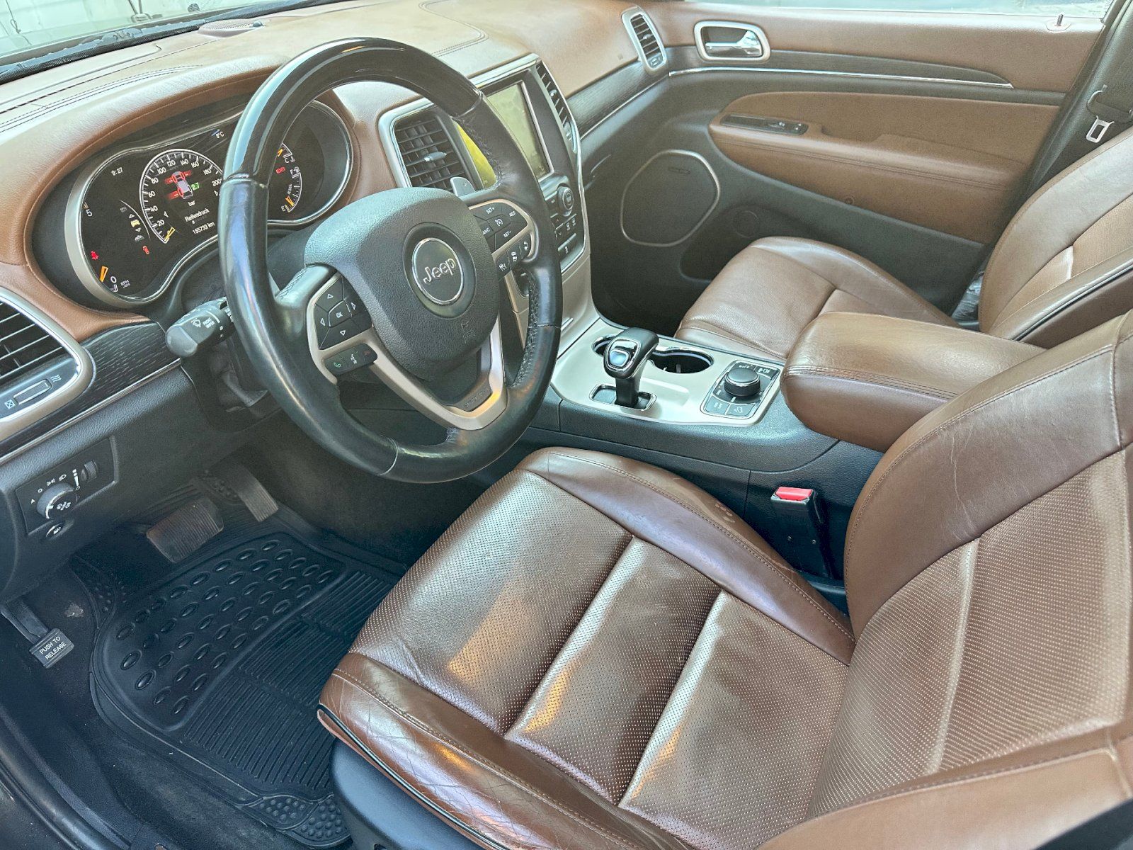 Jeep Grand Cherokee, 3,0L V6 Diesel 184kW Summit 4W - fotka 6