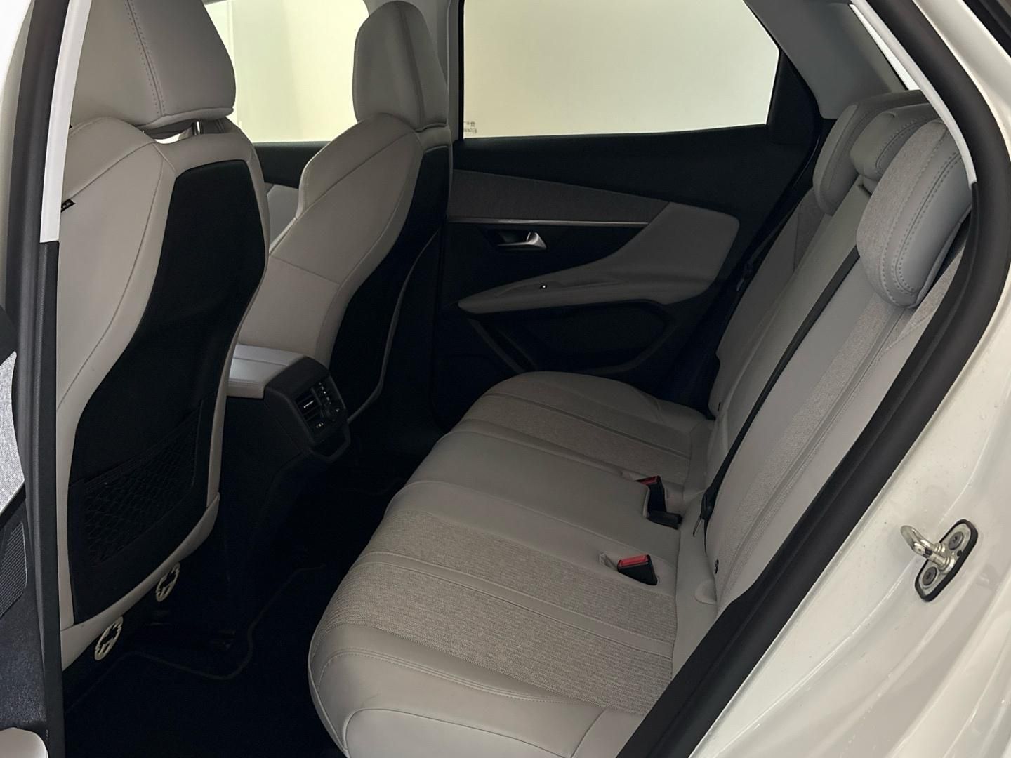 Peugeot 3008, Allure 1.2 PureTech 130 MAN6 - fotka 6