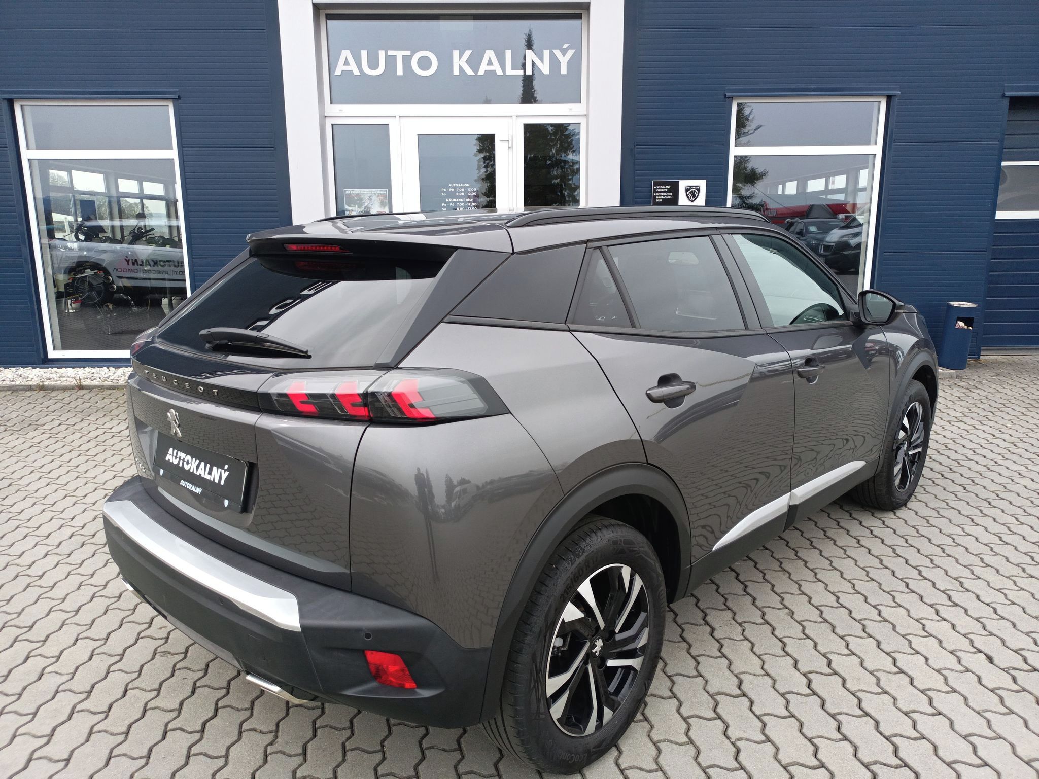 Peugeot 2008, Allure 1.2 PT 130k MAN6 - fotka 4