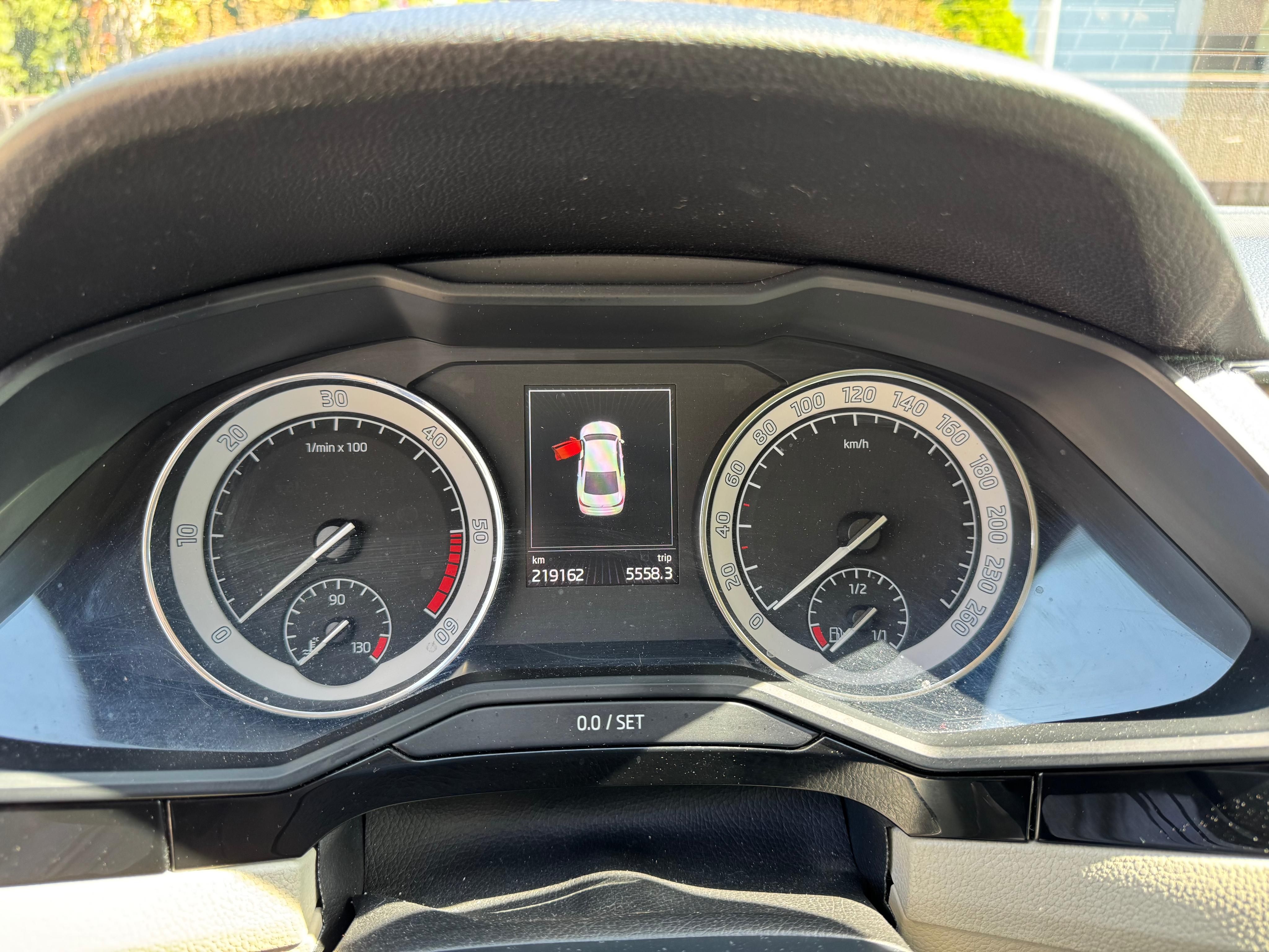 Škoda Superb, L&K 2.0 TDI 140kw 4x4 DSG - fotka 6