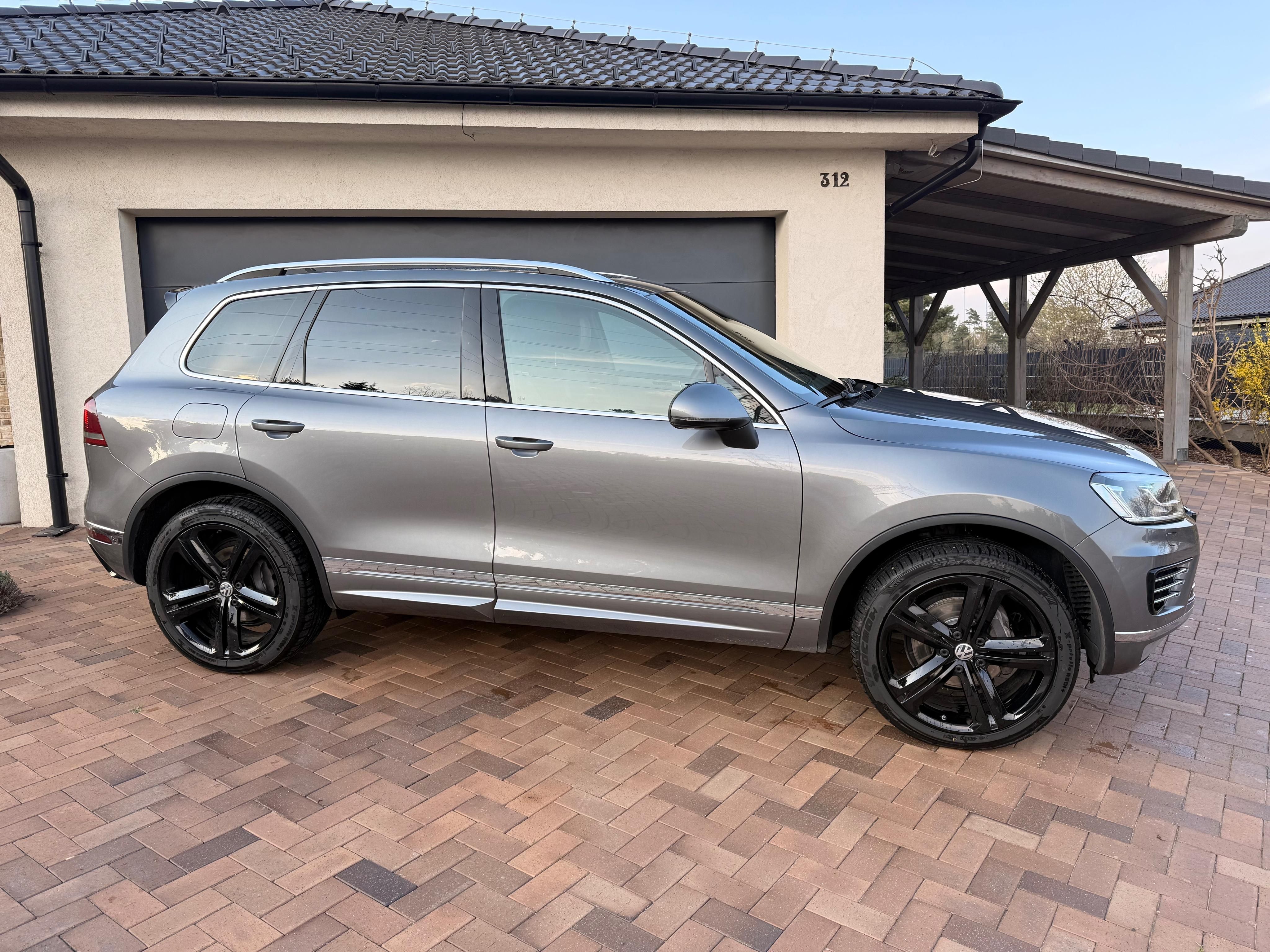 Volkswagen Touareg, R-Line 3.0TDI 193Kw CZ DPH - fotka 4