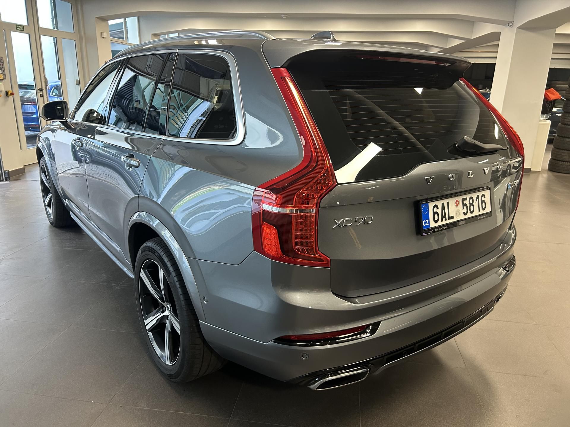 Volvo XC90, D5 AWD R-Design Drive-E - fotka 3