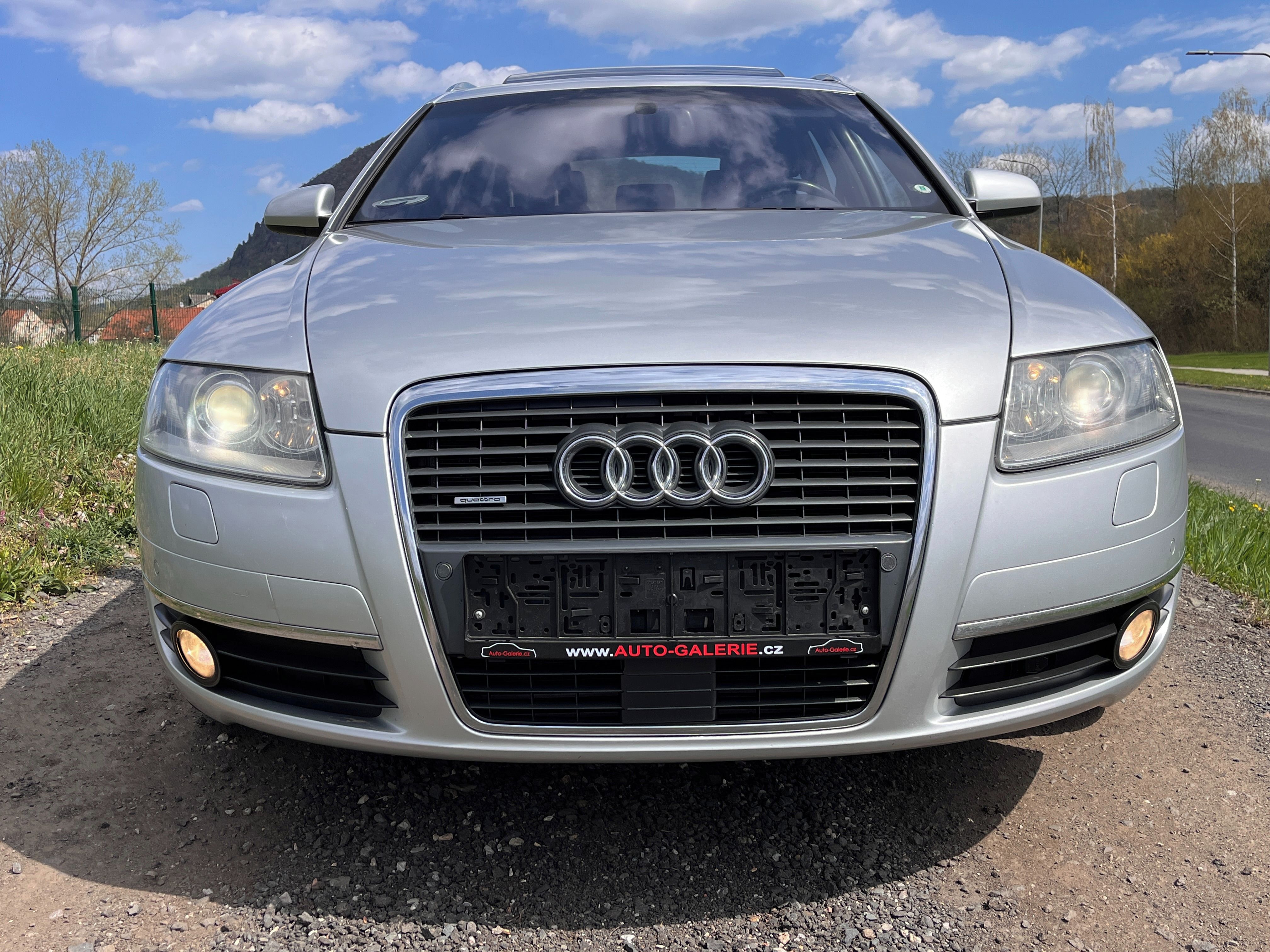 Audi A6, 4.2 V8 KRÁSNÝ STAV! - fotka 3