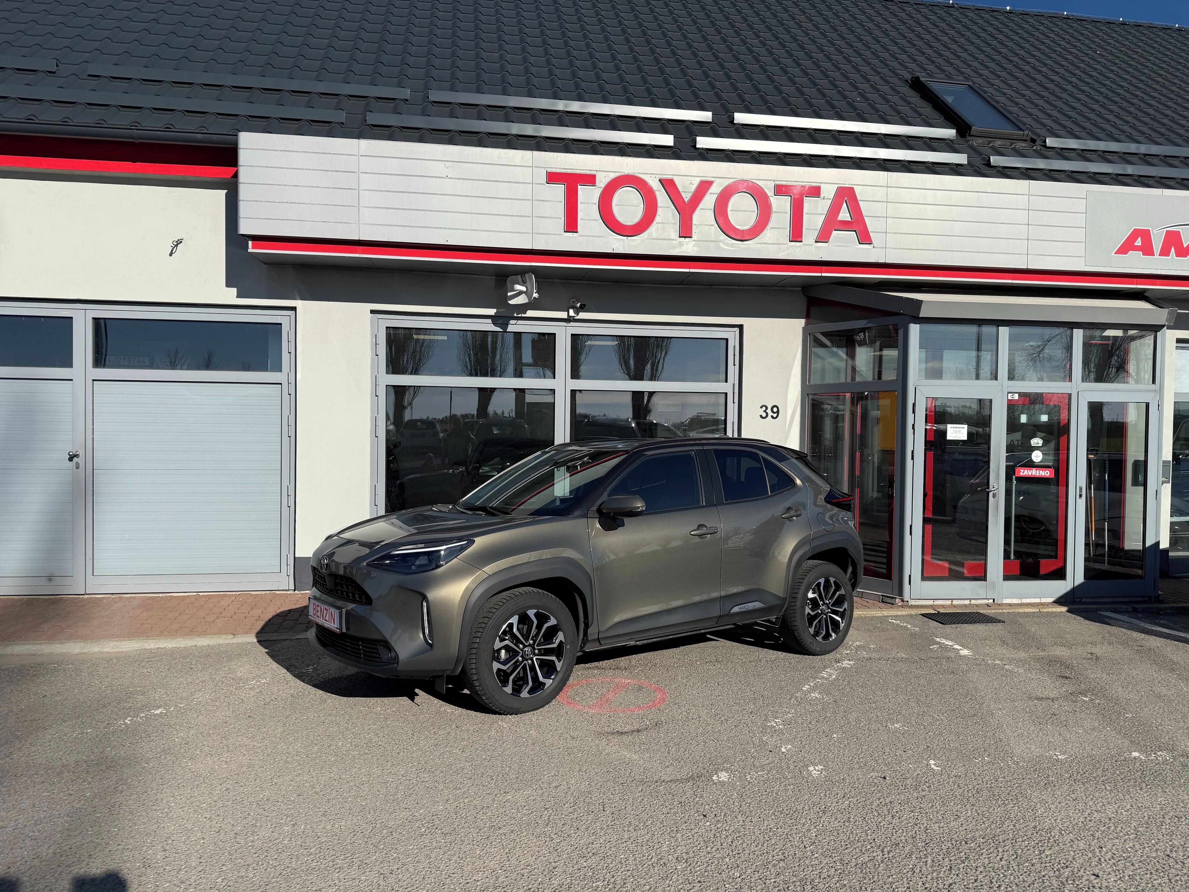 Toyota Yaris, YARIS CROSS 1,5 i ČR - 1 MAJ.