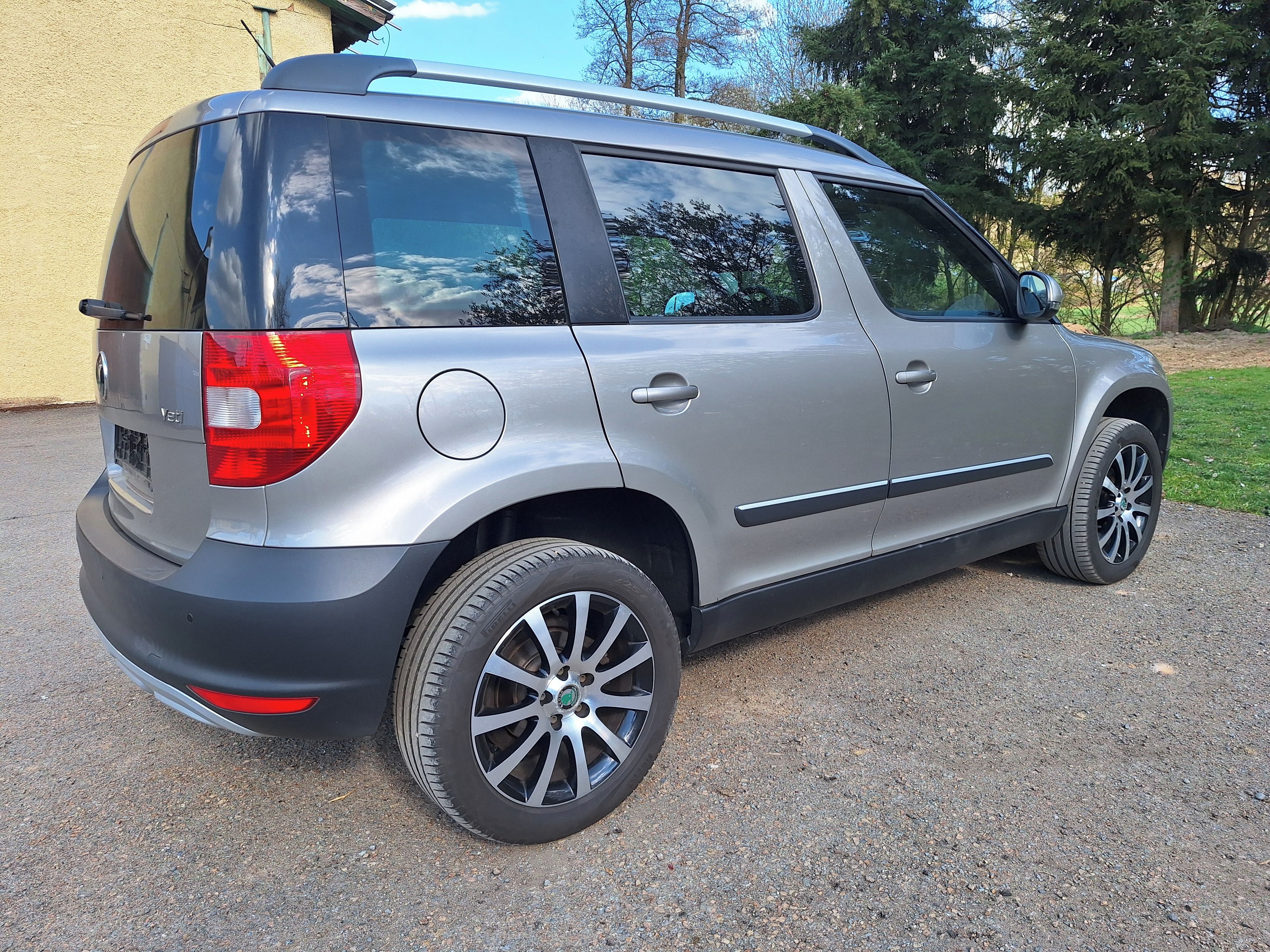 Škoda Yeti, 1.2 TSI nové PNEU - fotka 3