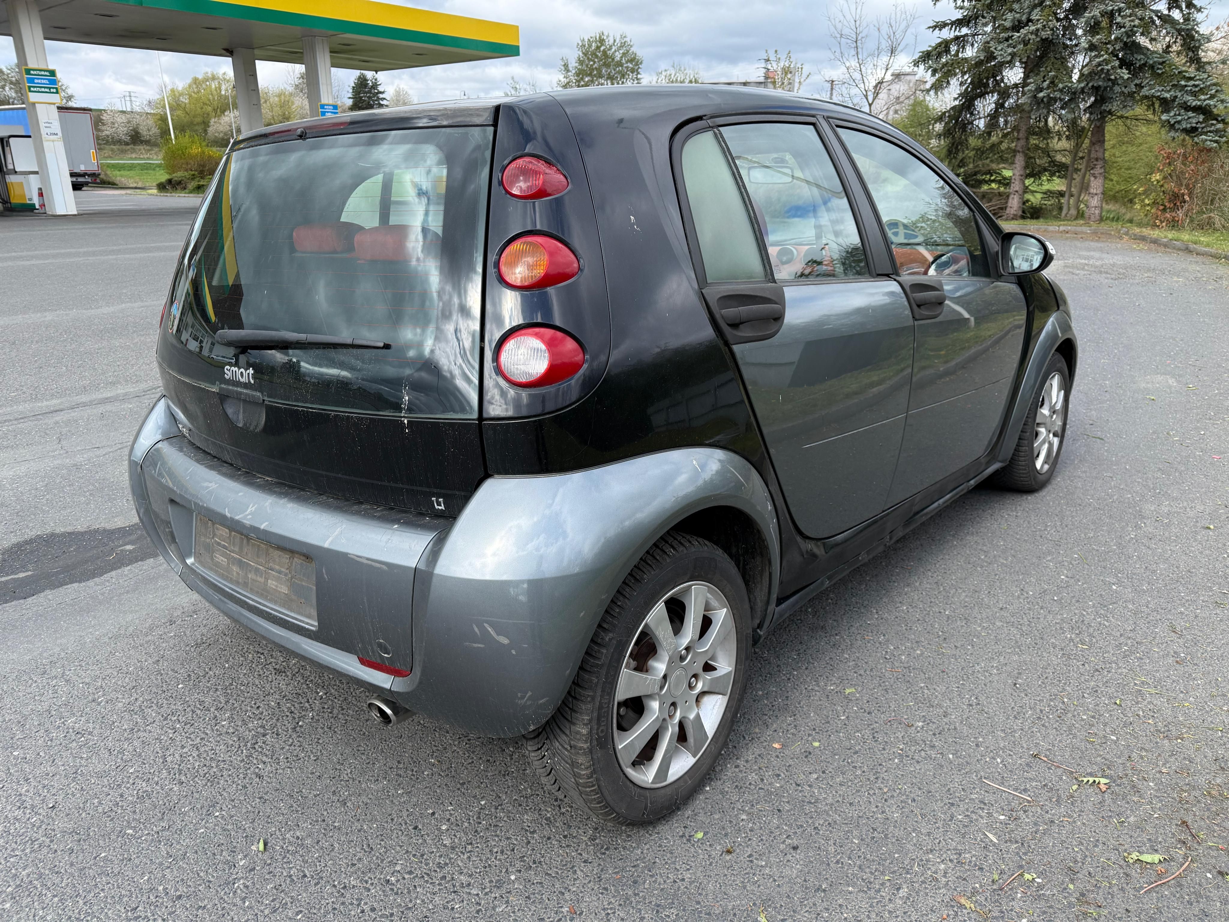 Smart Forfour, 1,1i 55 KW jen 68t.km.Automat. - fotka 4