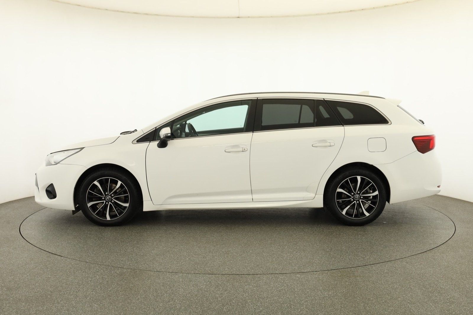 Toyota Avensis, 2.0 D-4D, Automatická klima - fotka 3