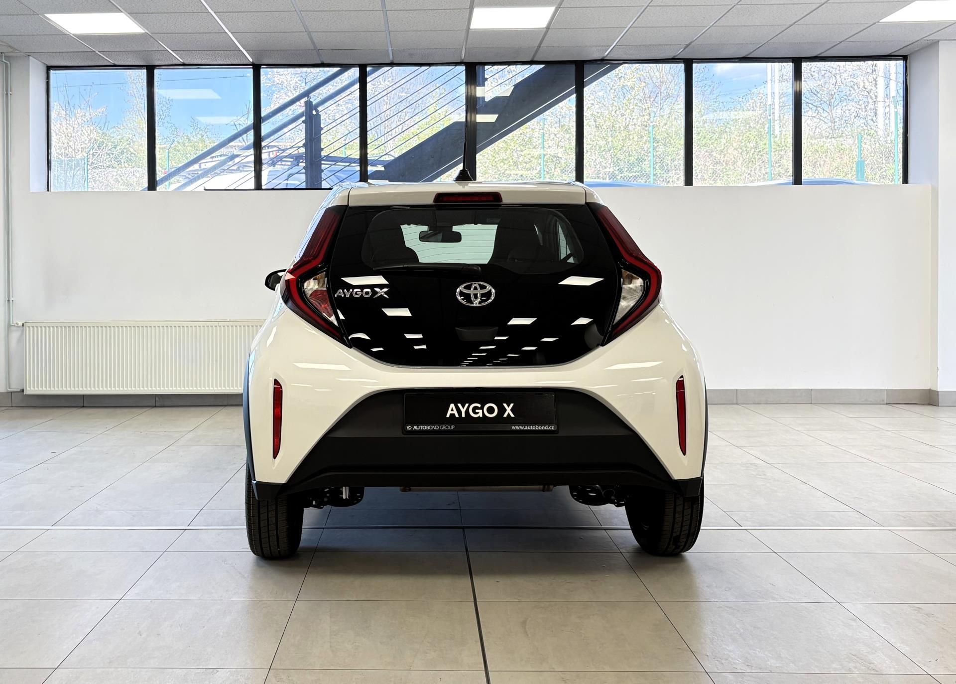 Toyota Aygo, 1.0L - AUT. PŘEVODOVKA - fotka 4