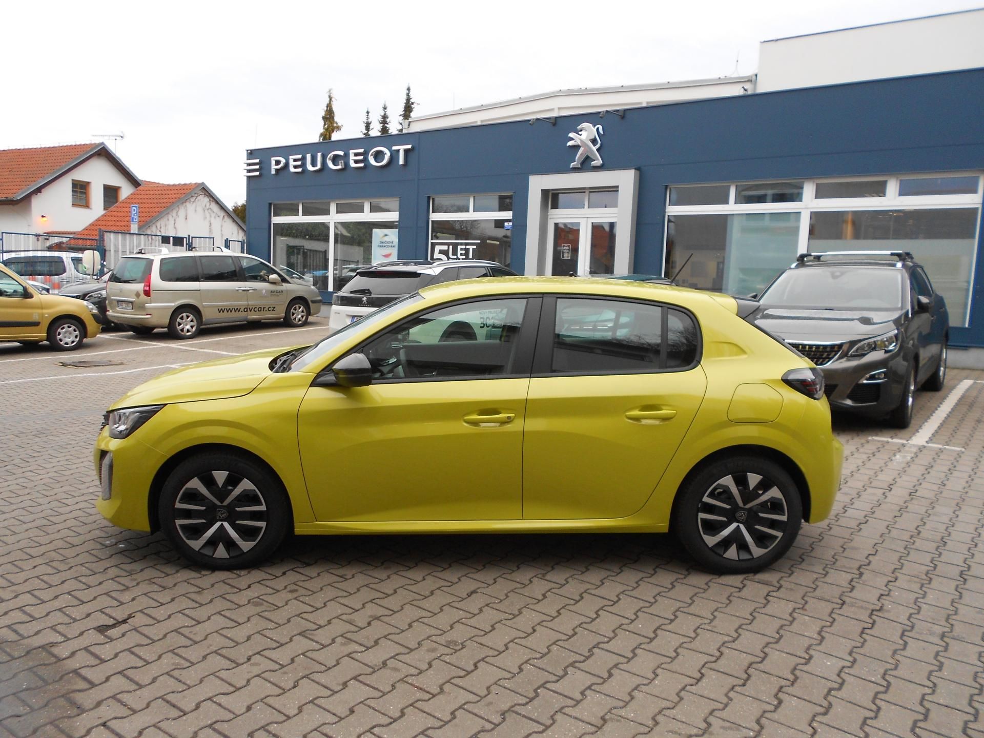 Peugeot 208, BUSINESS Hybrid 110 e-DCS6 - fotka 3