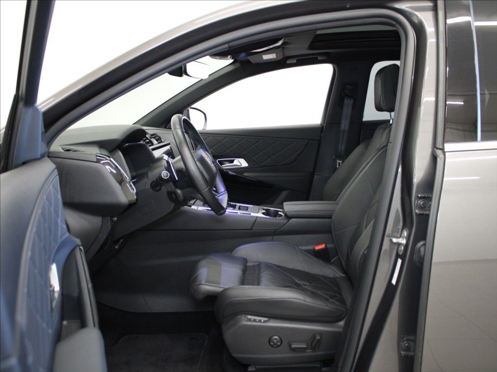 DS 7, 1,6 PHEV 300k.4x4 Rivoli PANO. - fotka 6