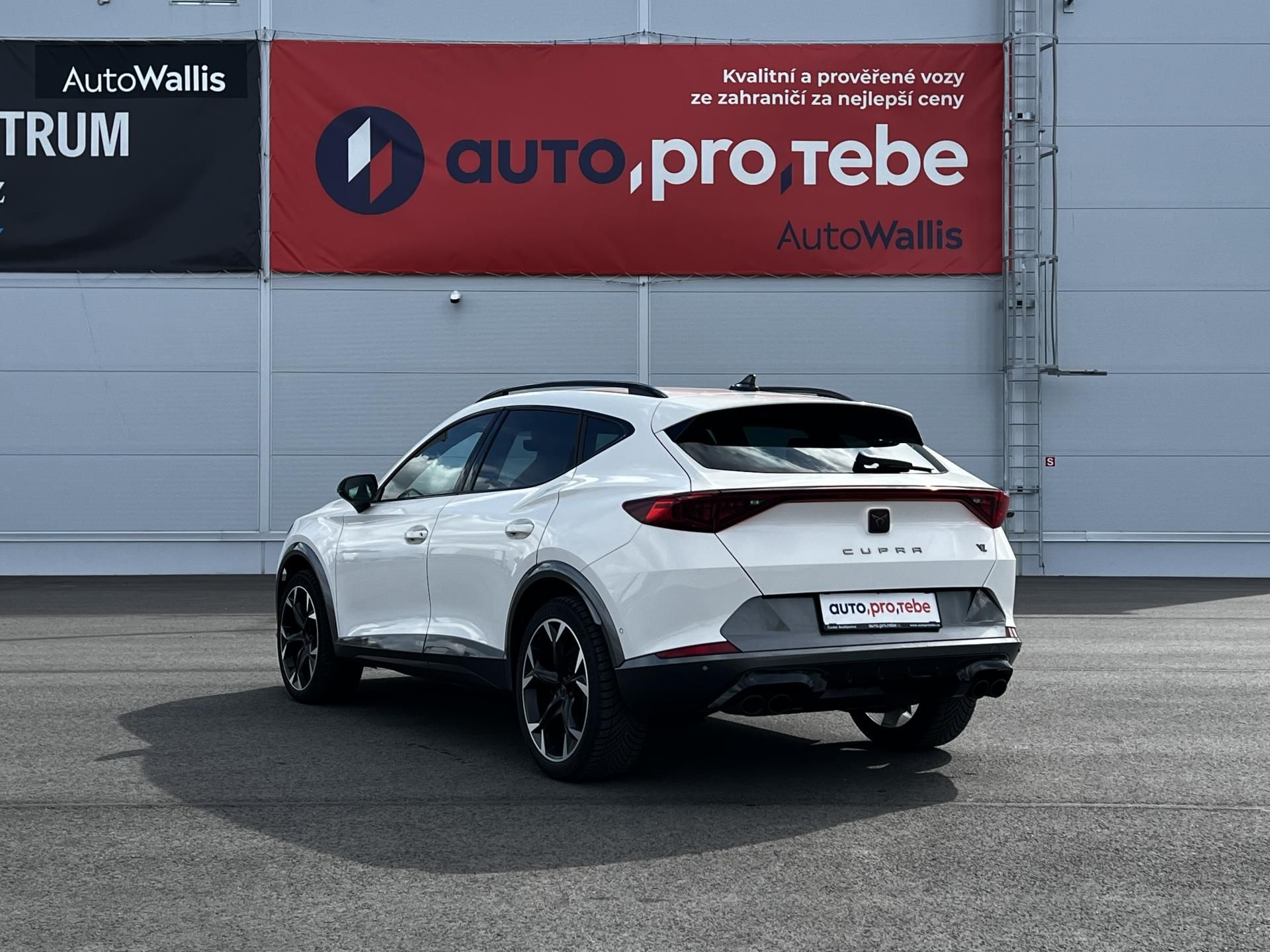 Cupra Formentor, 2.0TSI DSG 228kW 1.Maj DPH - fotka 5