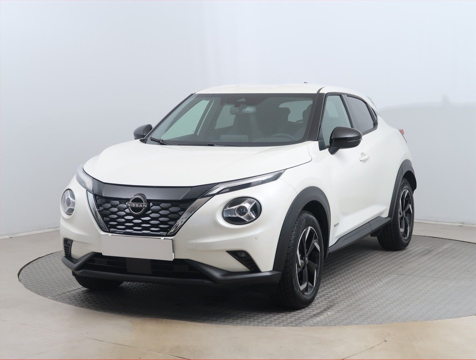 Nissan Juke, 1.6 Hybrid, Automat - fotka 2