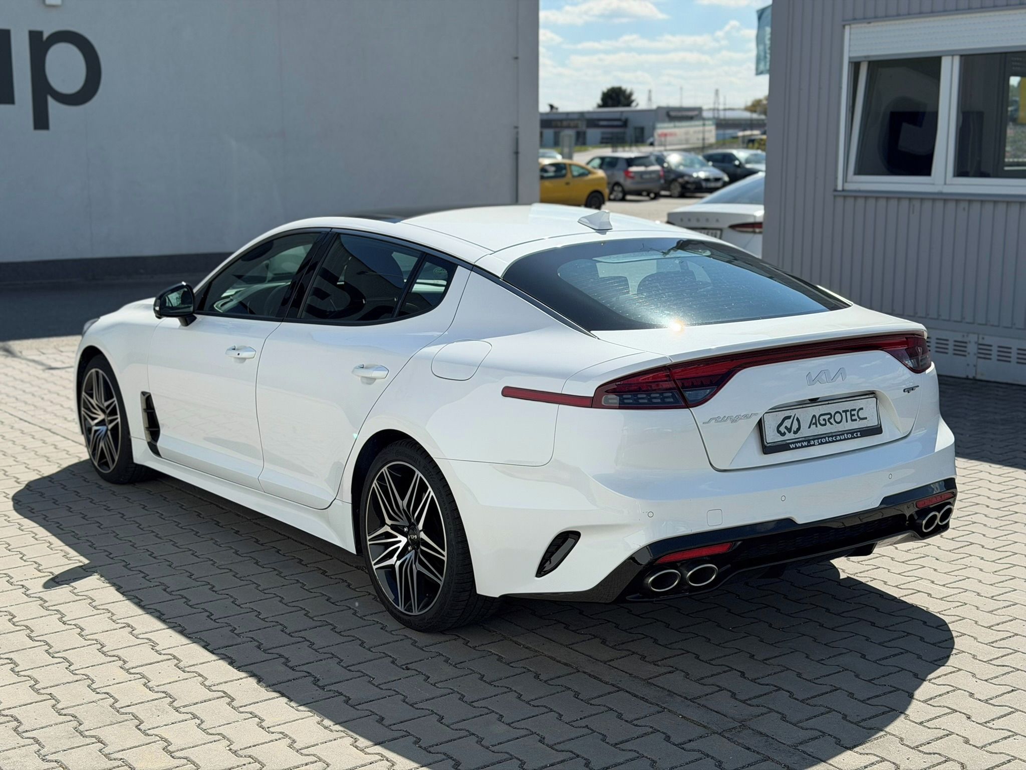 Kia Stinger, 3.3T-GDI 269 kW GT 4x4 - fotka 5