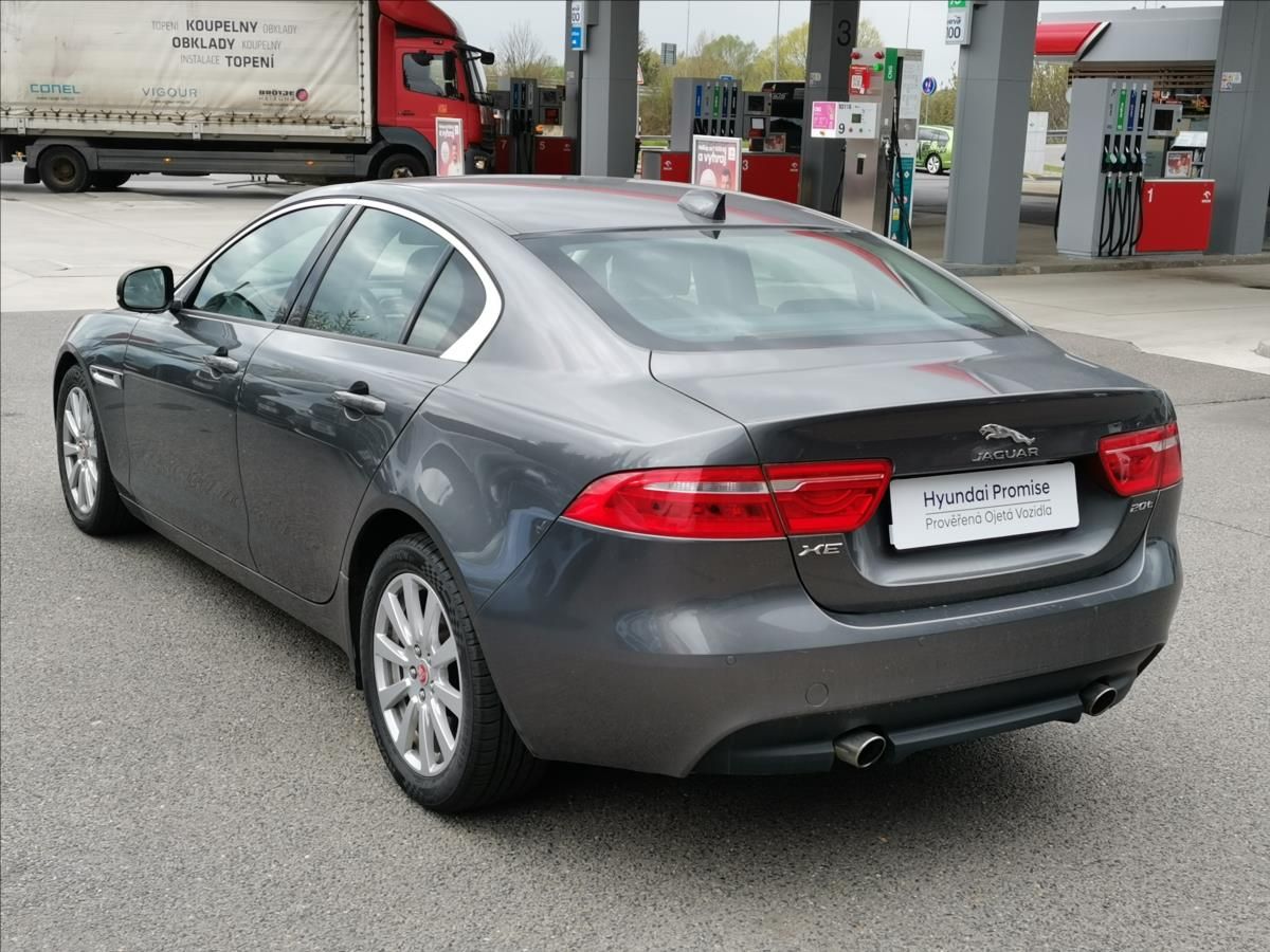 Jaguar XE, 2,0 Pobočka Kolín - fotka 5
