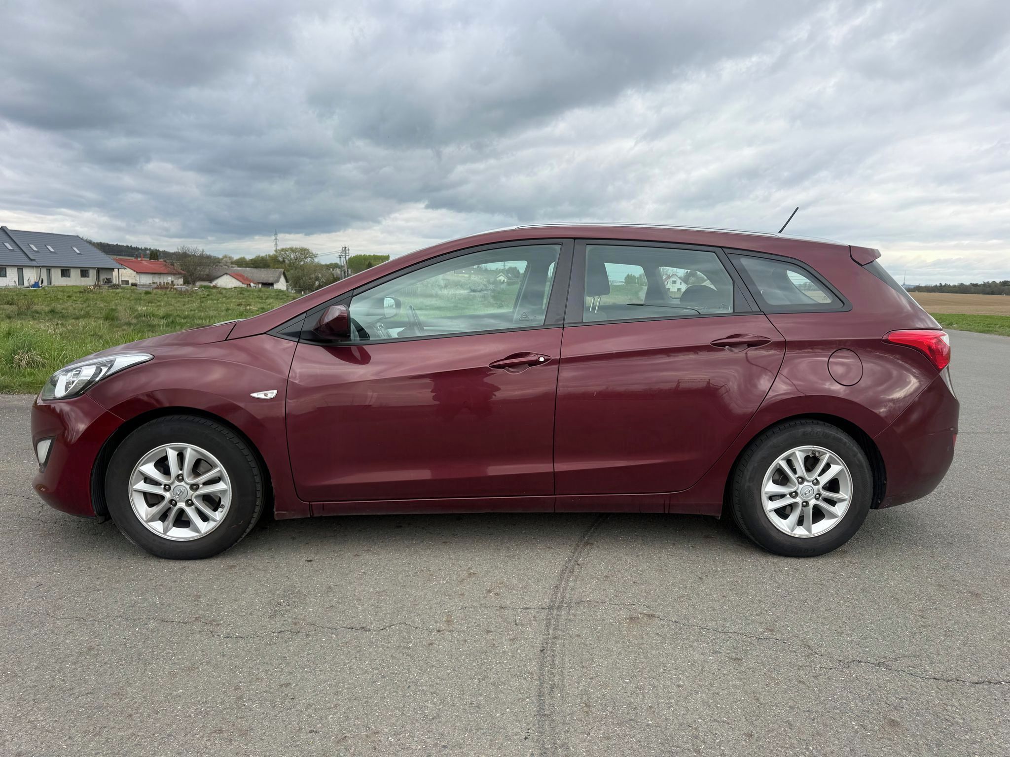 Hyundai i30, COMFORT 1,6 81 kW - fotka 2