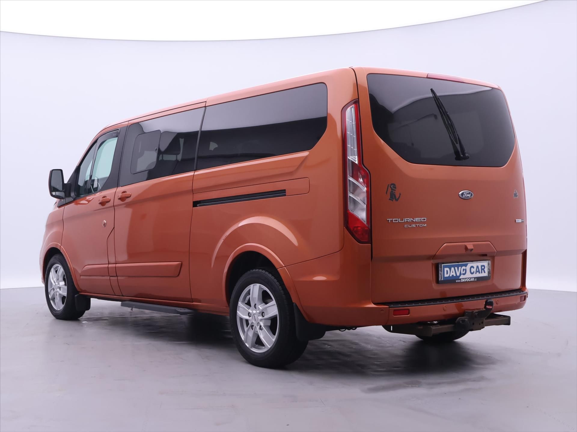 Ford Tourneo Custom, 2,0 EcoBlue 136kW L2 Titanium - fotka 5