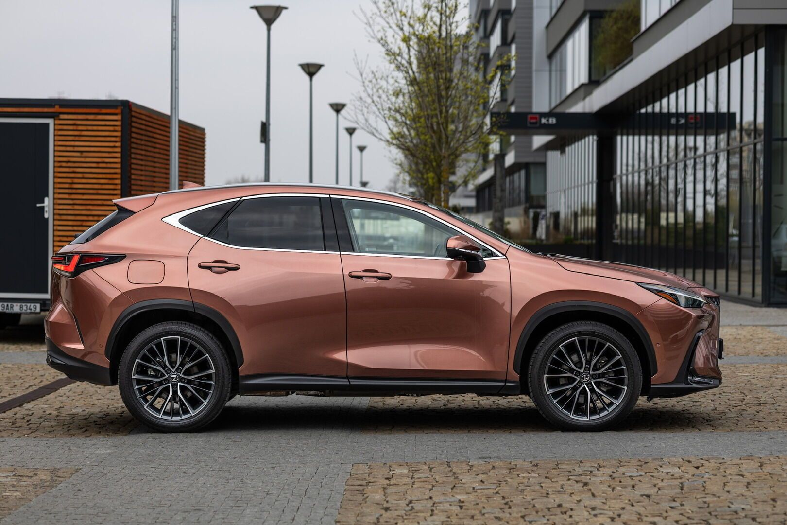 Lexus NX 450h+, 450H 2.5 PHEV LUXURY - fotka 6