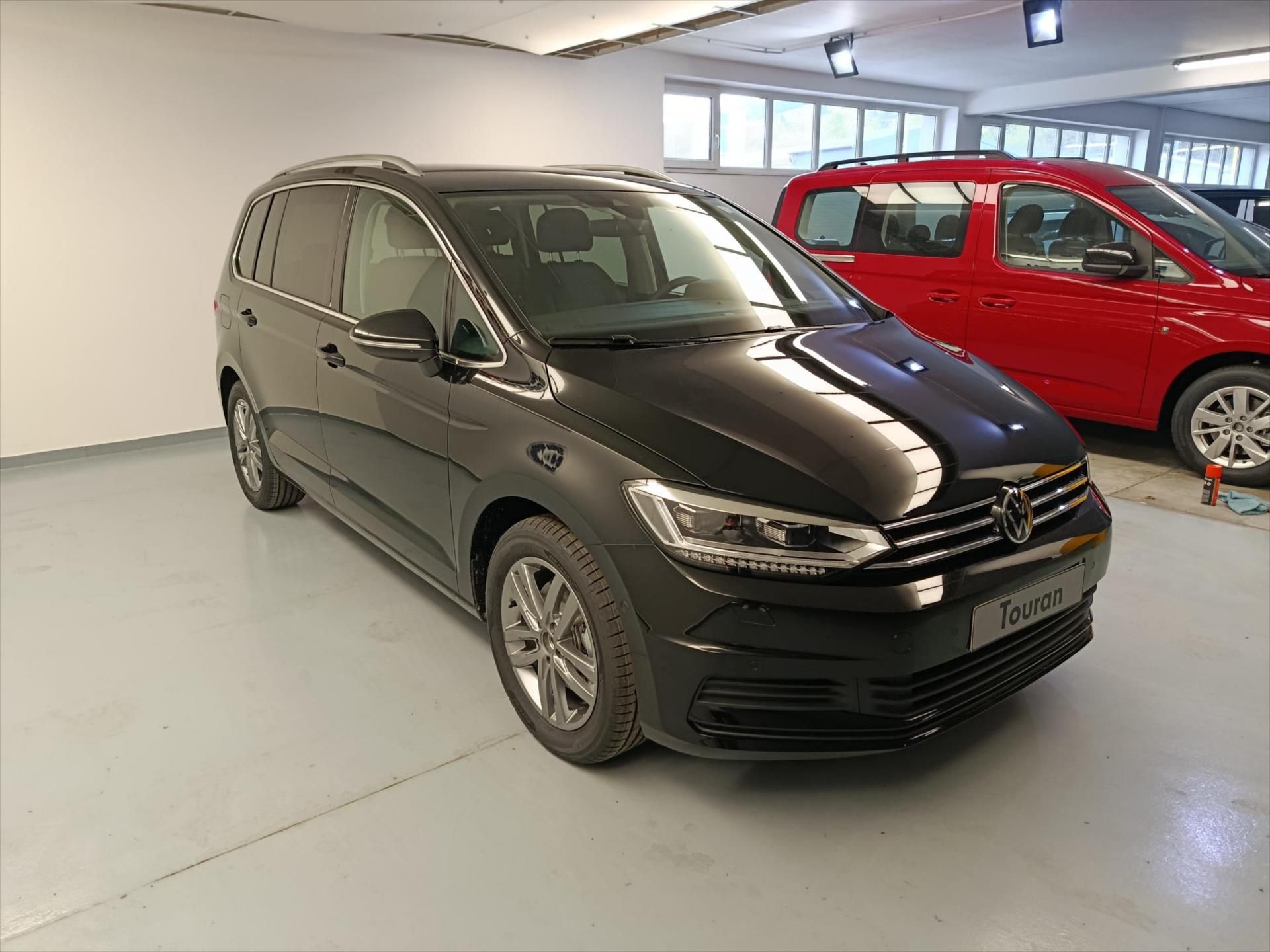 Volkswagen Touran, 1,5 People TSI 110kW - fotka 5