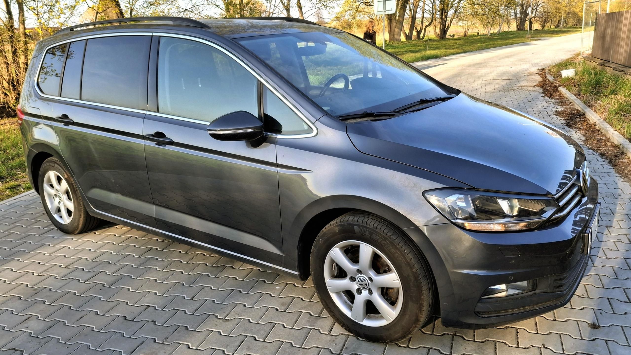 Volkswagen Touran, 1.4 TSI KOMFORT  7 míst - fotka 5