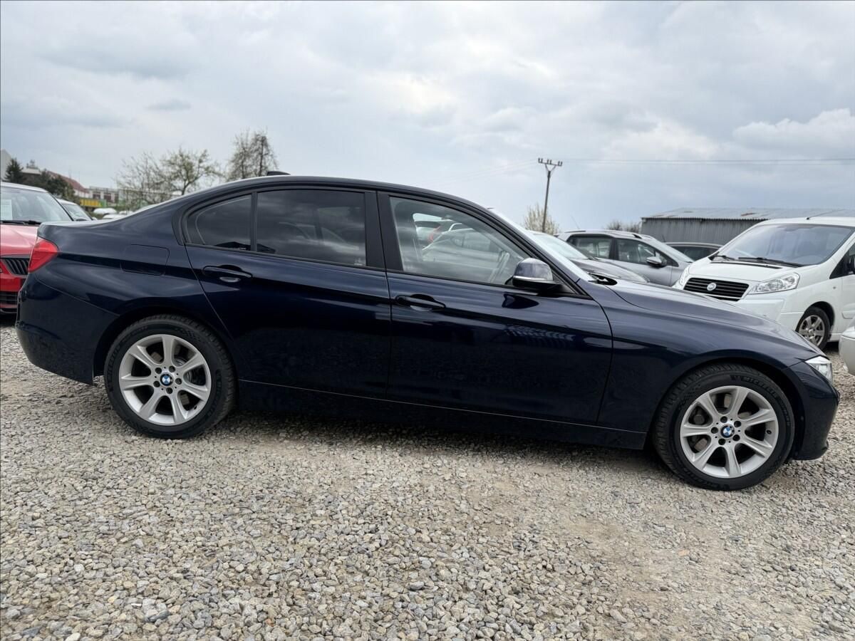 BMW Řada 3, 335i xDrive AUTOMAT 225kW - fotka 4