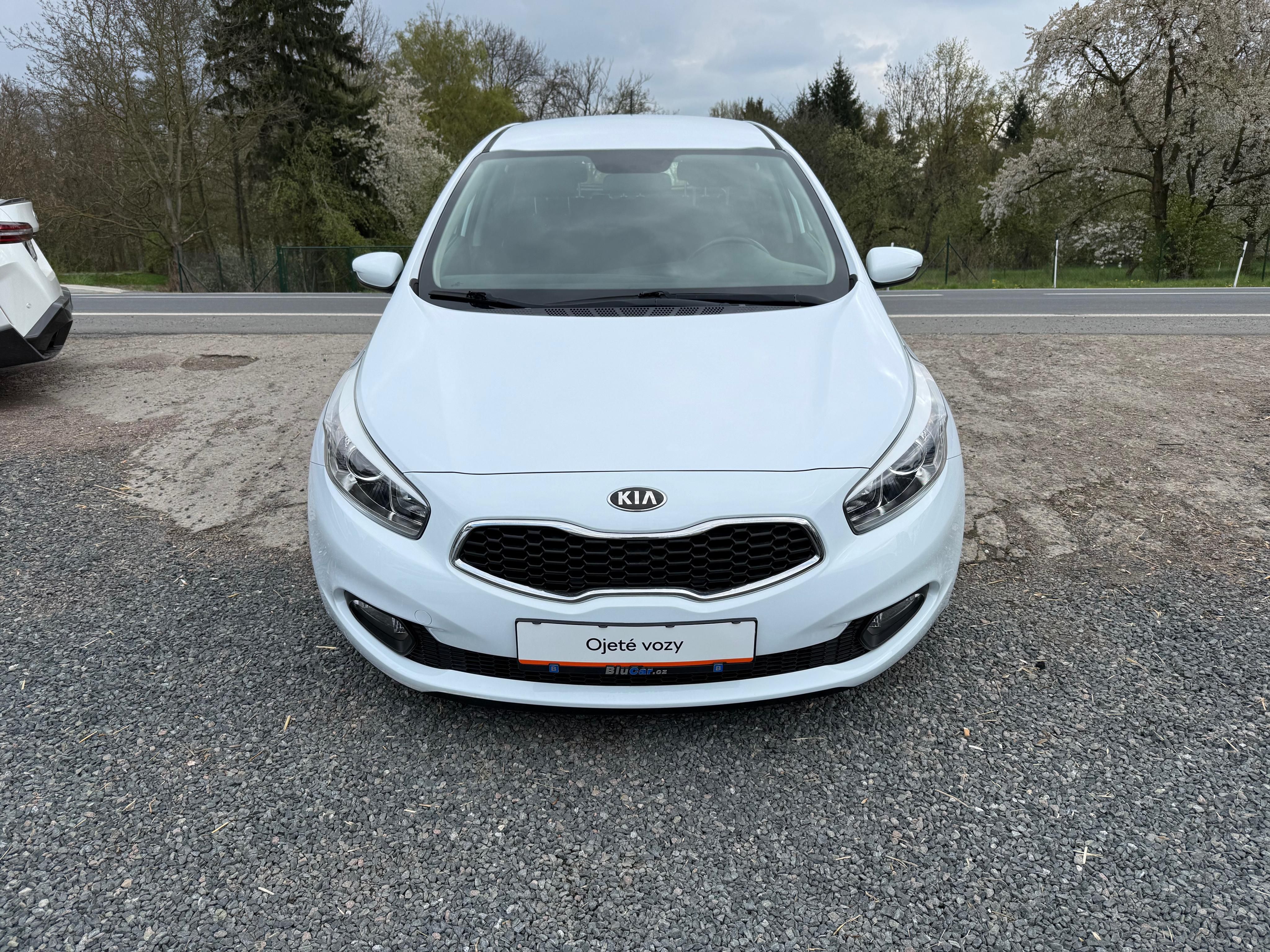 Kia Cee´d, 1.4 CVVT ČR - fotka 4