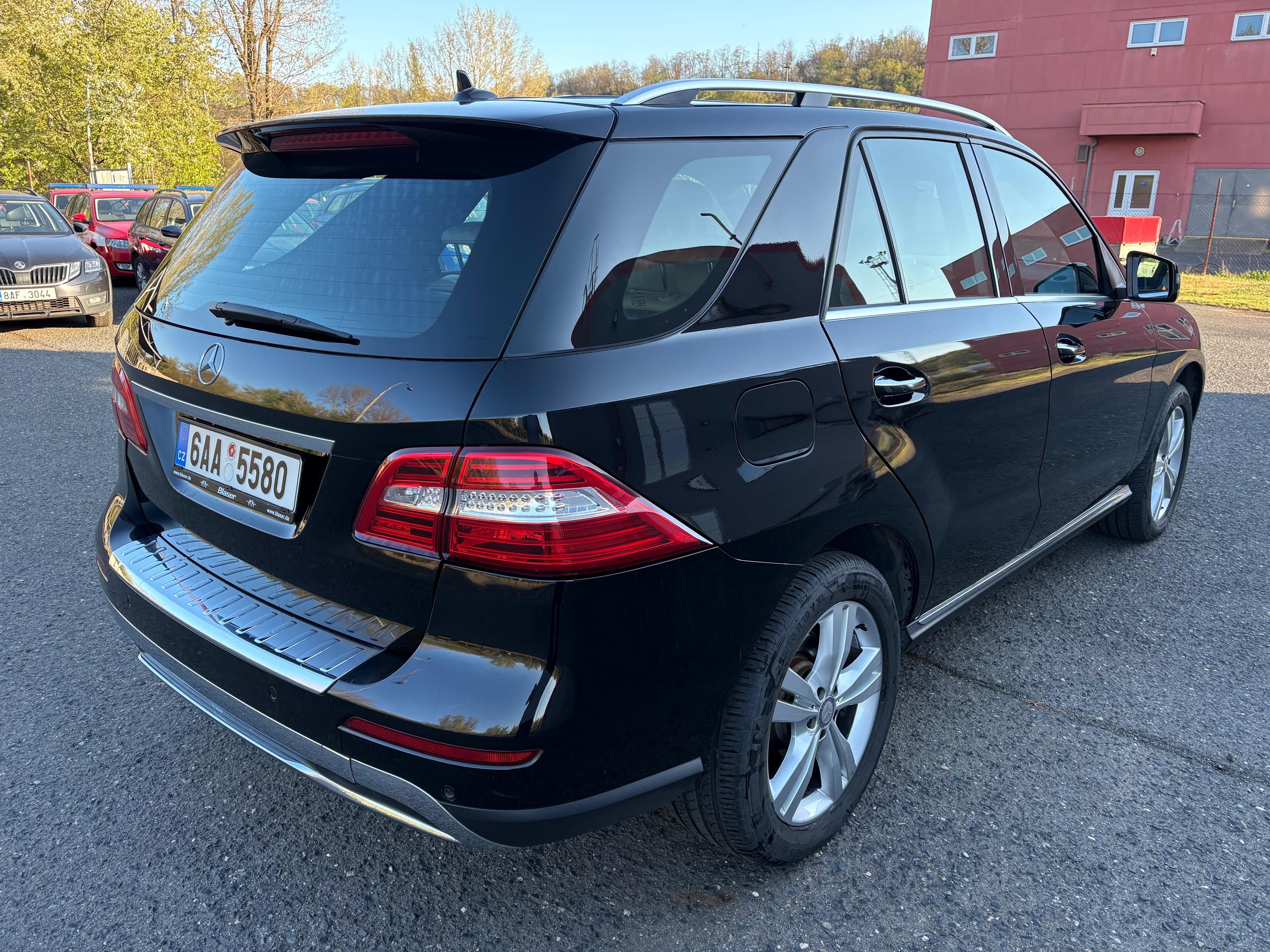 Mercedes-Benz ML, Mercedes Benz ML 350 - fotka 3