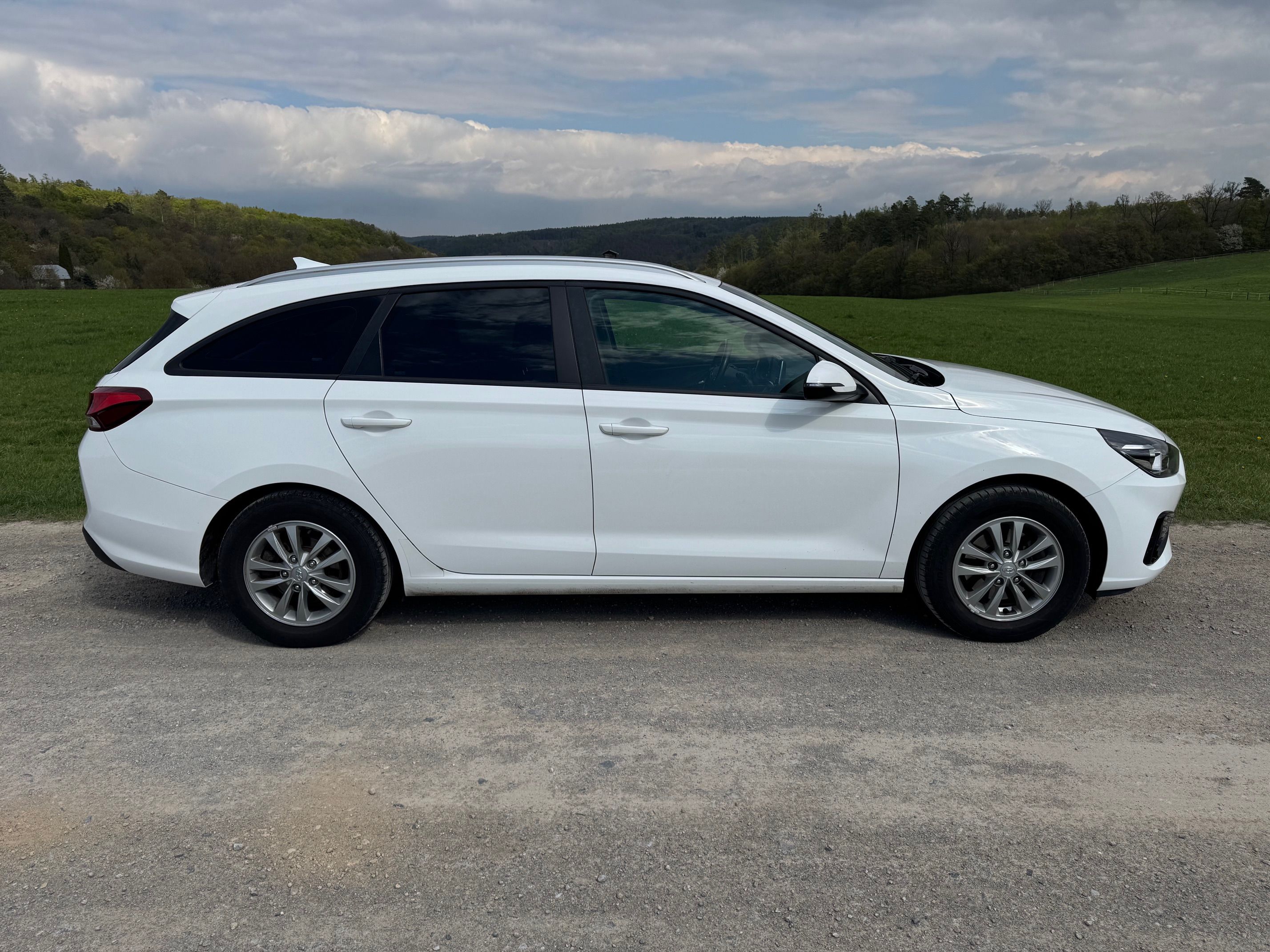 Hyundai i30, 1.6CRDi 85kW COMFORT KAMERA ČR - fotka 6
