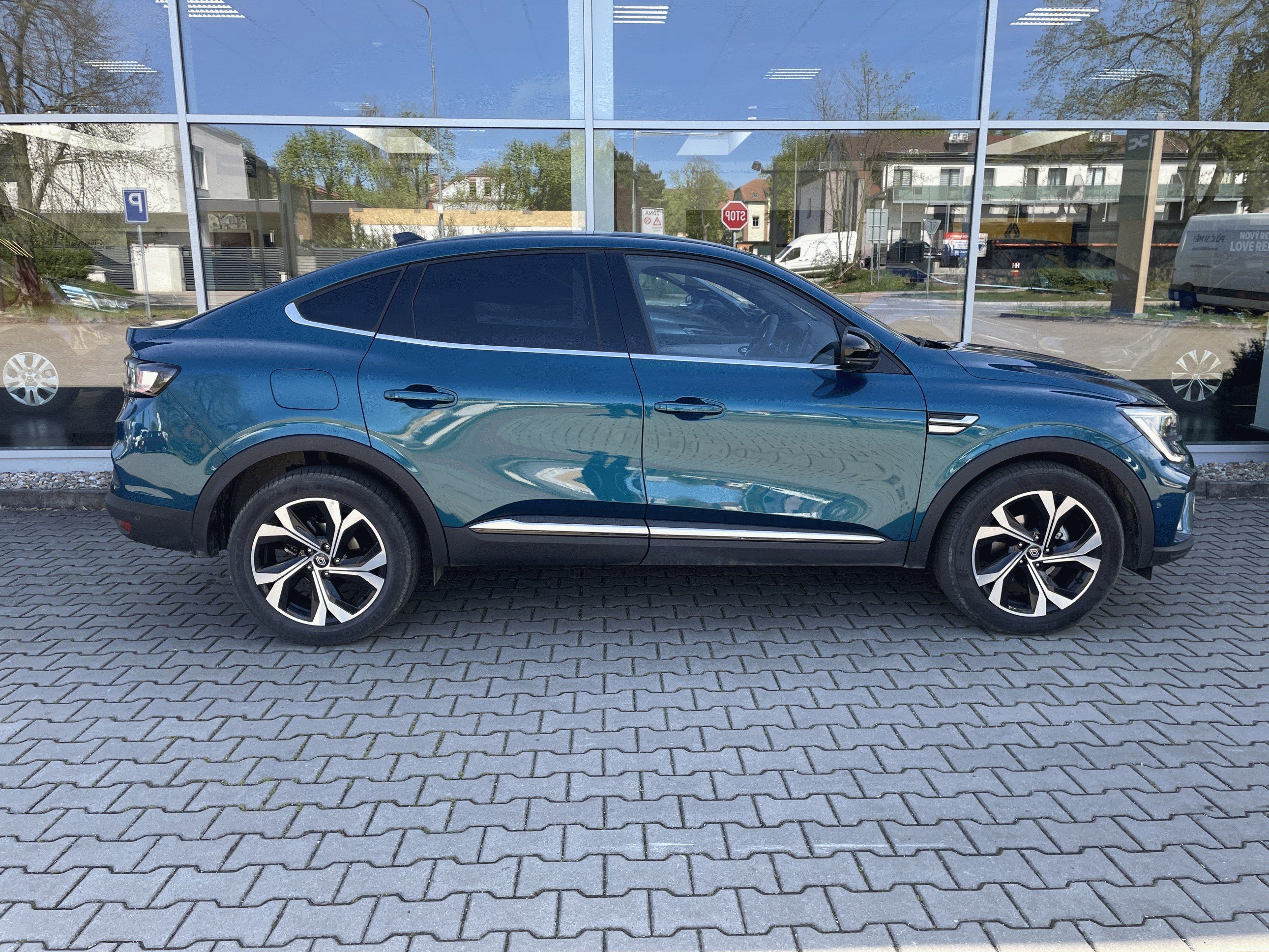 Renault Arkana, mild hybrid TCe 140 EDC Techno - fotka 3