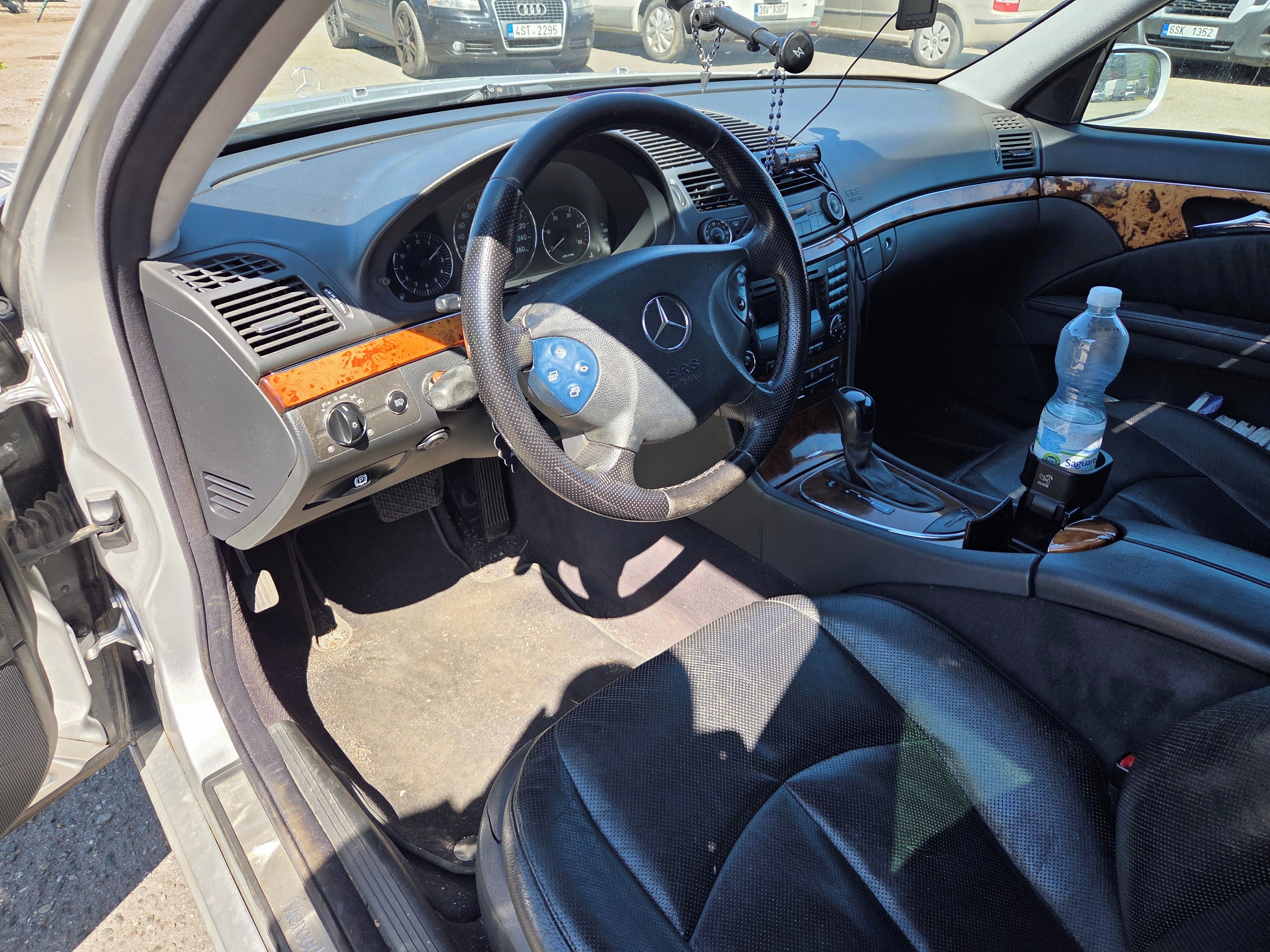 Mercedes-Benz Třídy E, 270 CDI - fotka 5