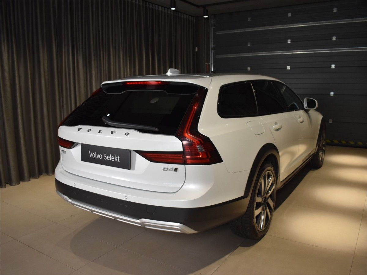 Volvo V90, 2,0 CC PRO D5 AWD - fotka 4