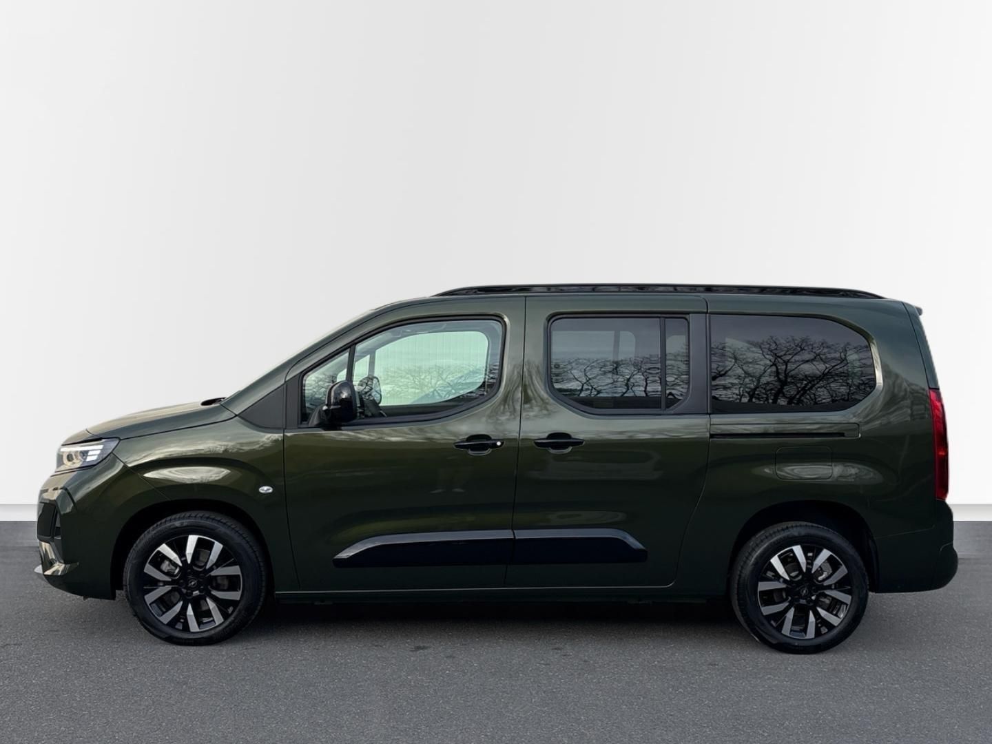 Opel Combo, 1.5CDTi 130k 96kW Elegance Plu - fotka 2