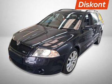 RS 2.0 TFSI, Automatická klima