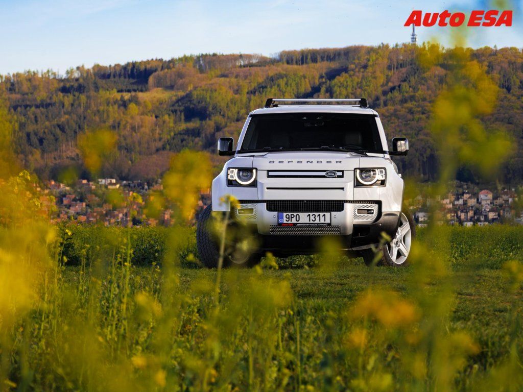 Land Rover Defender, 3.0 D 4x4,2.maj,ČR,AT - fotka 2