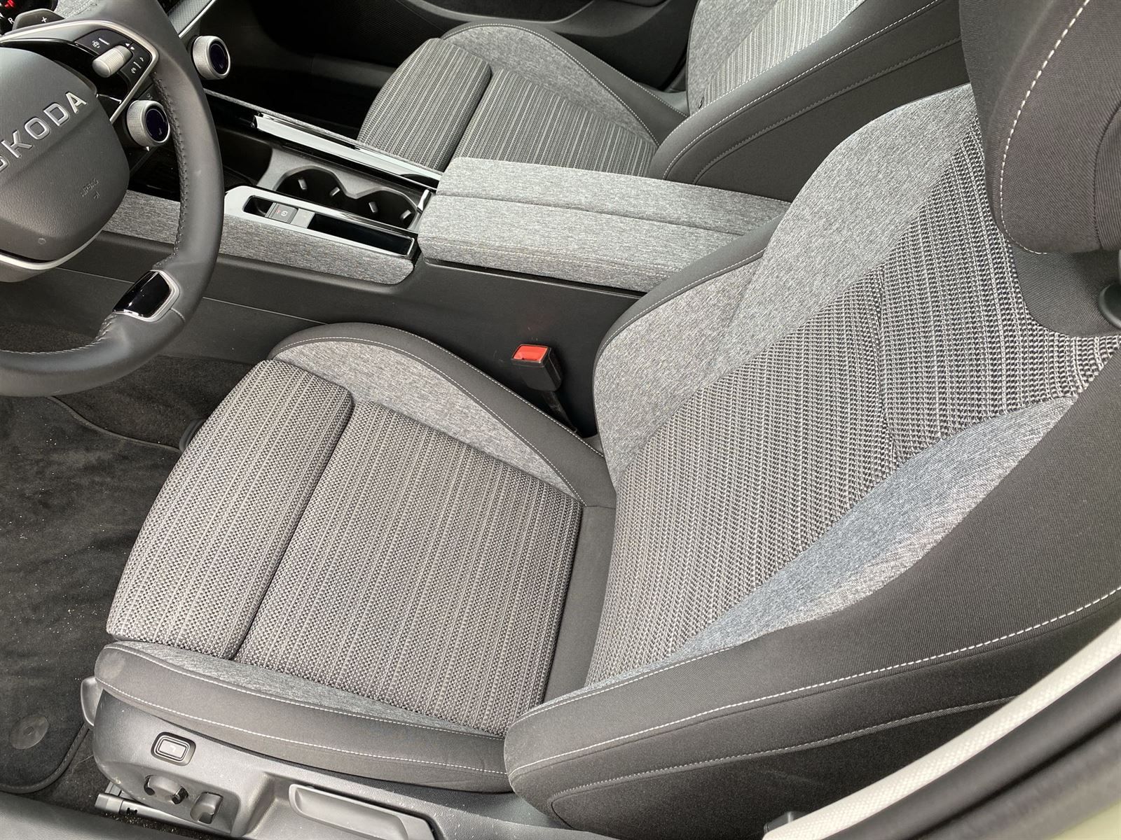 Škoda Superb, Combi iV 1.5 TSI DSG Selection - fotka 6