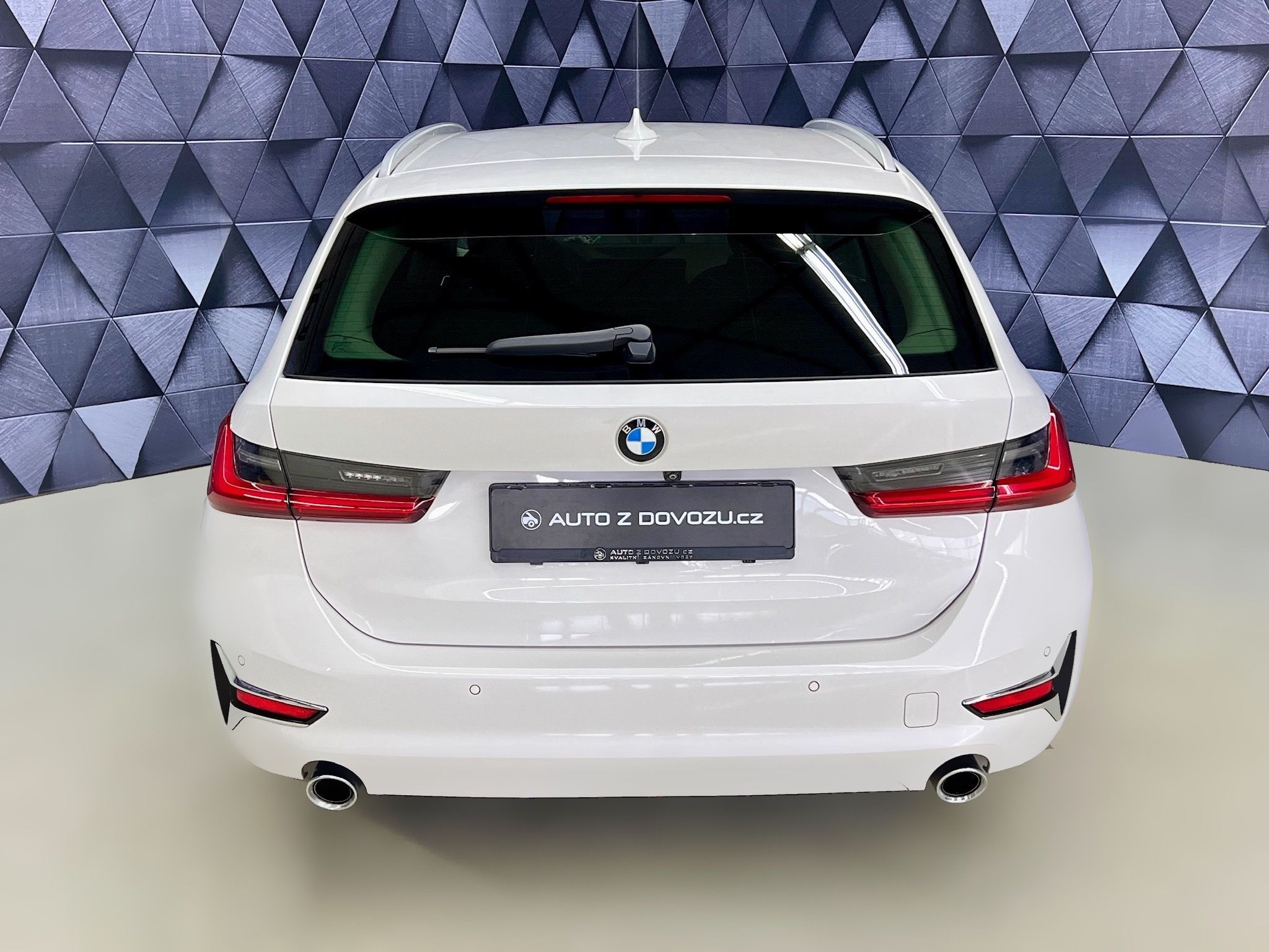 BMW Řada 3, 320d xDrive LUXURY, EL. TAŽNÉ - fotka 6