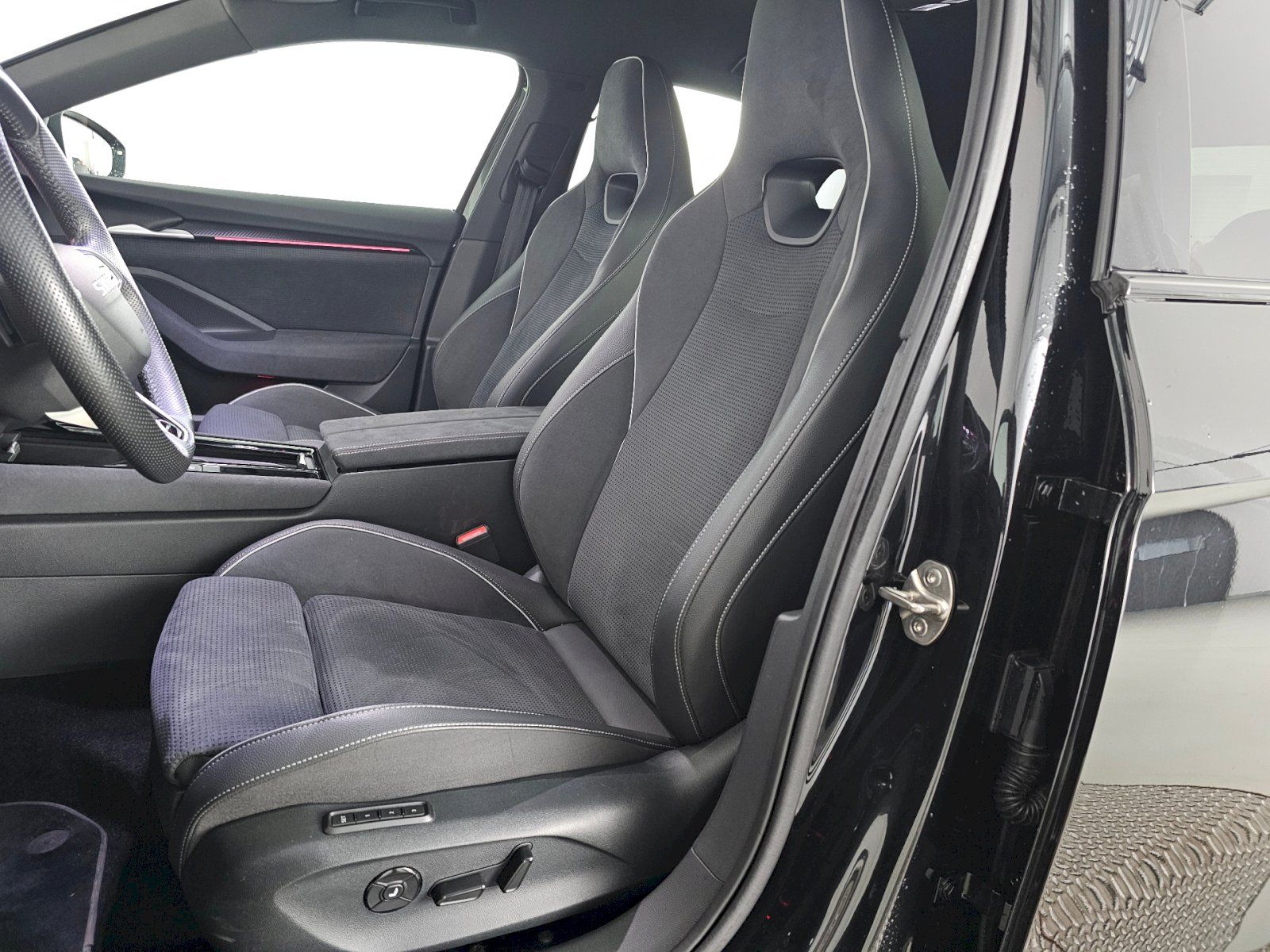Škoda Superb, 2.0TSI 195kW 4X4 SPORTLINE - fotka 6