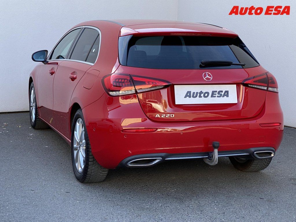 Mercedes-Benz Třídy A, 2.0i a220,AT - fotka 6