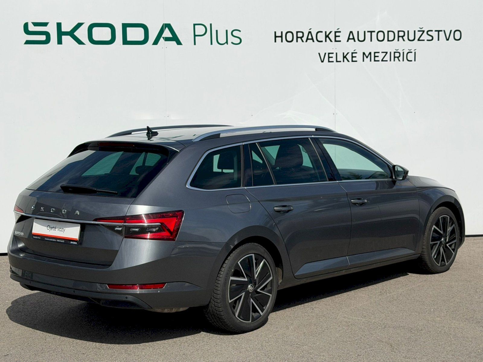 Škoda Superb, combi Style Plus 2,0 TSI 140 k - fotka 2