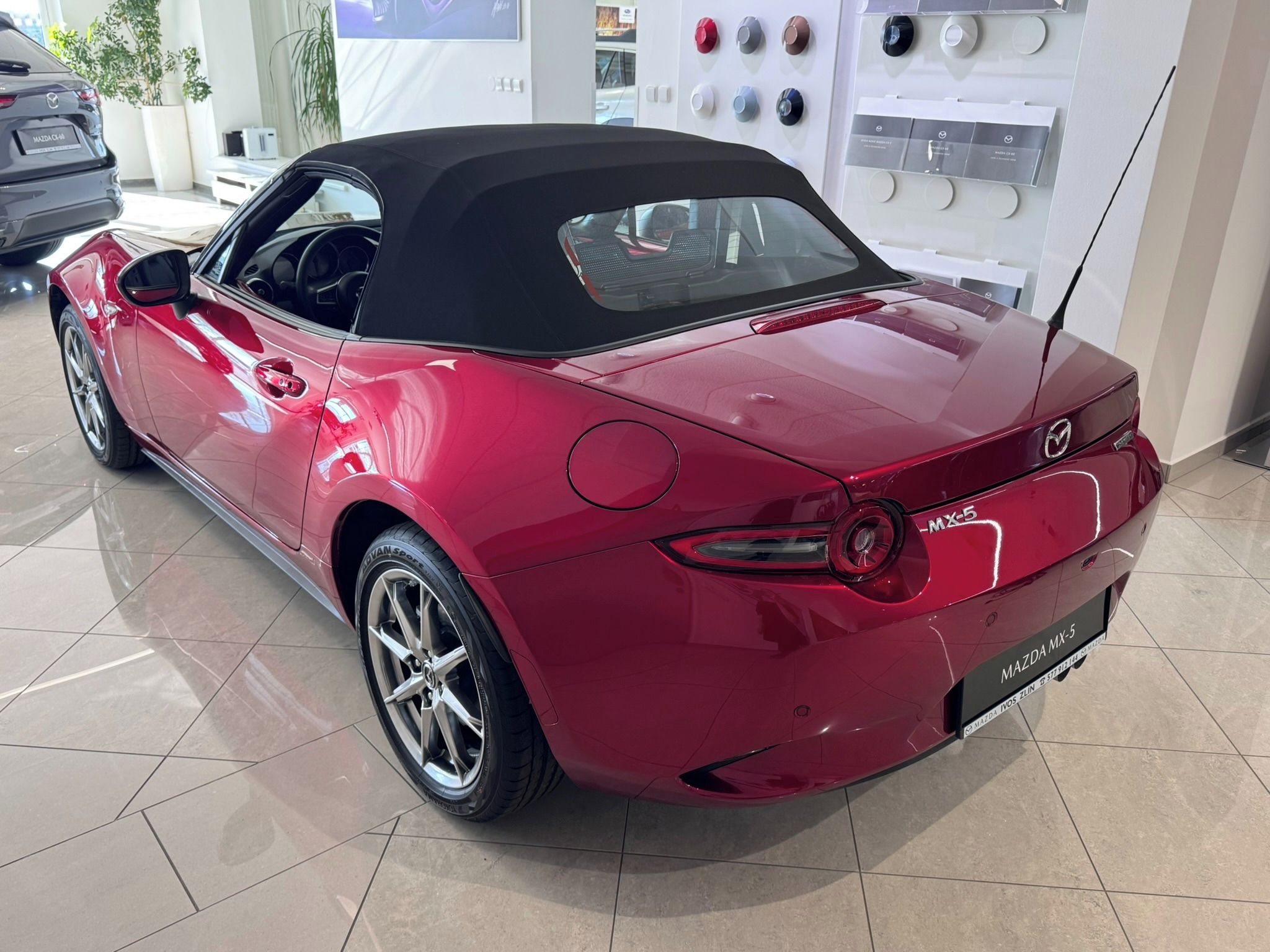 Mazda MX-5, 1,5 M/T Exclusive Line - fotka 3