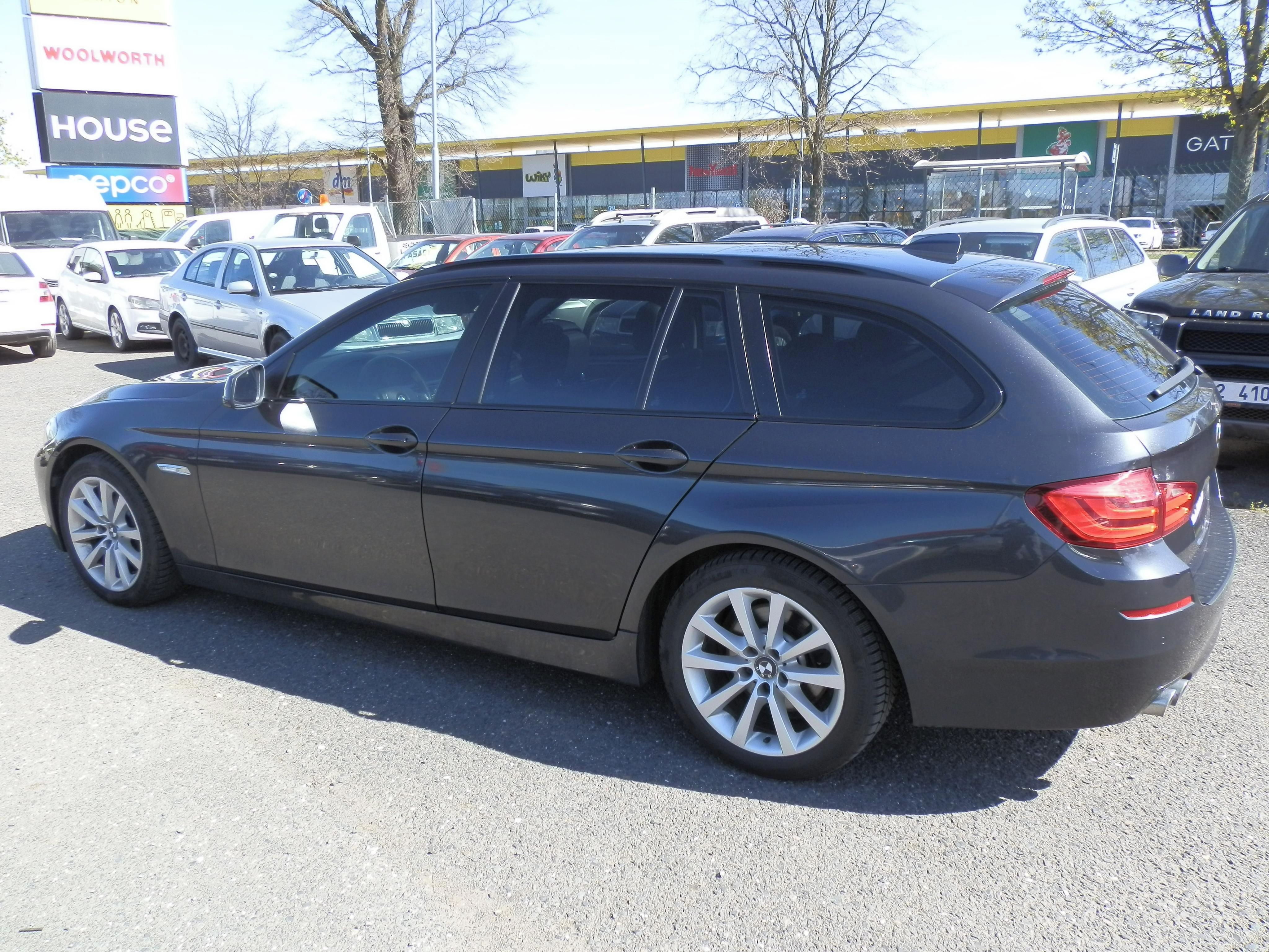 BMW Řada 5, 530D - fotka 2